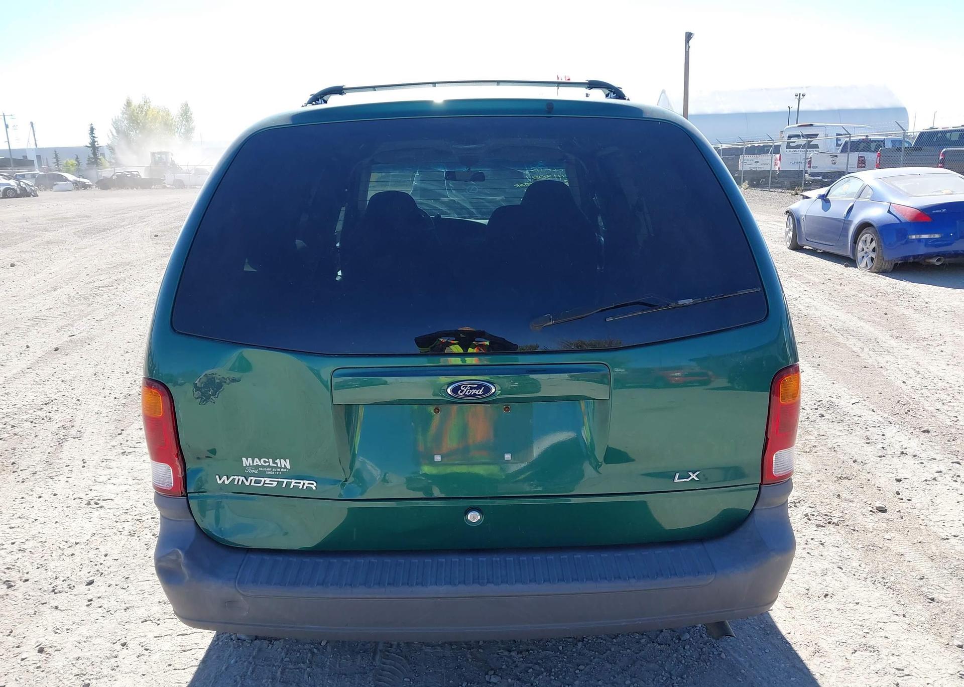 2002 FORD WINDSTAR LX