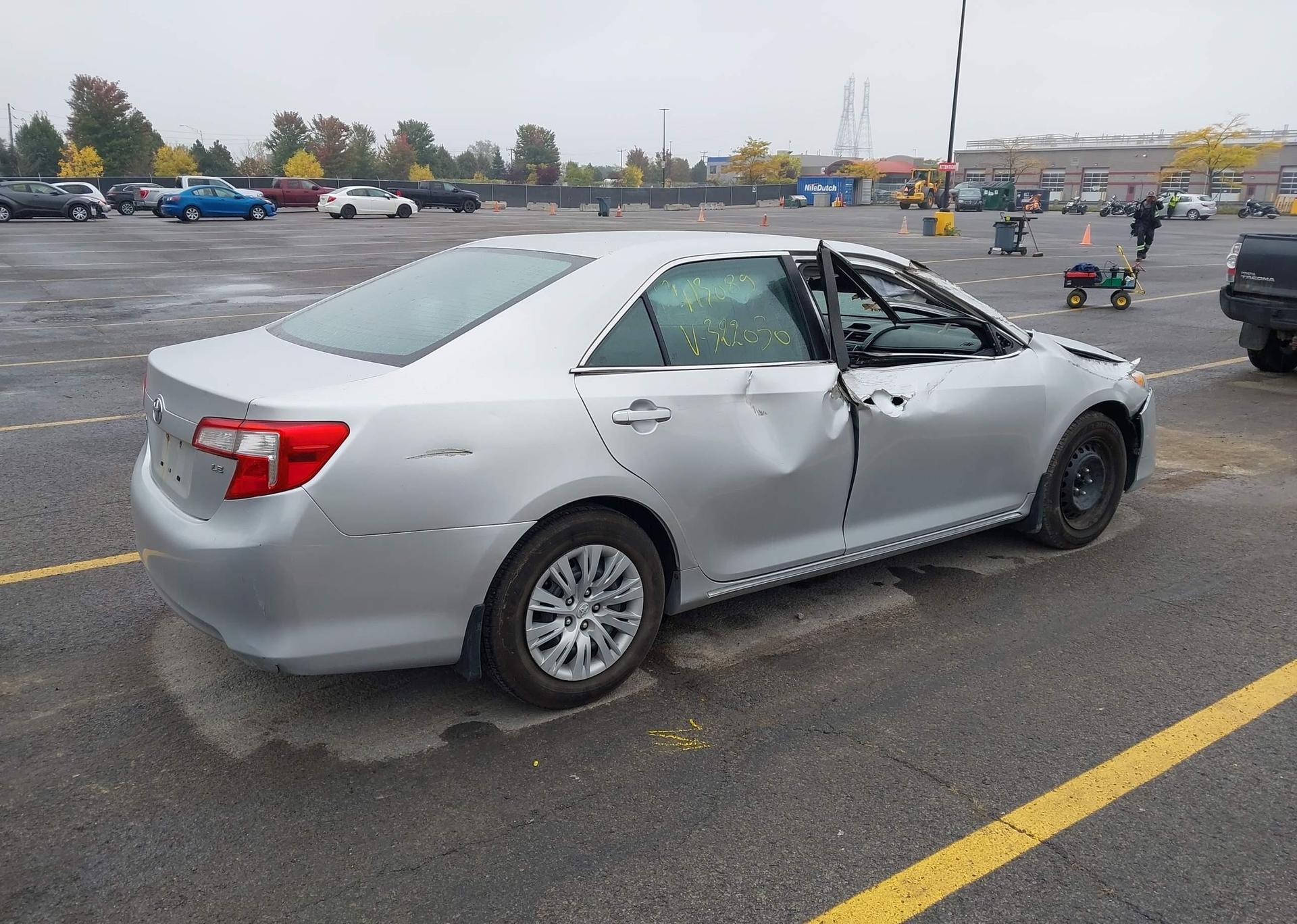 2014 TOYOTA CAMRY