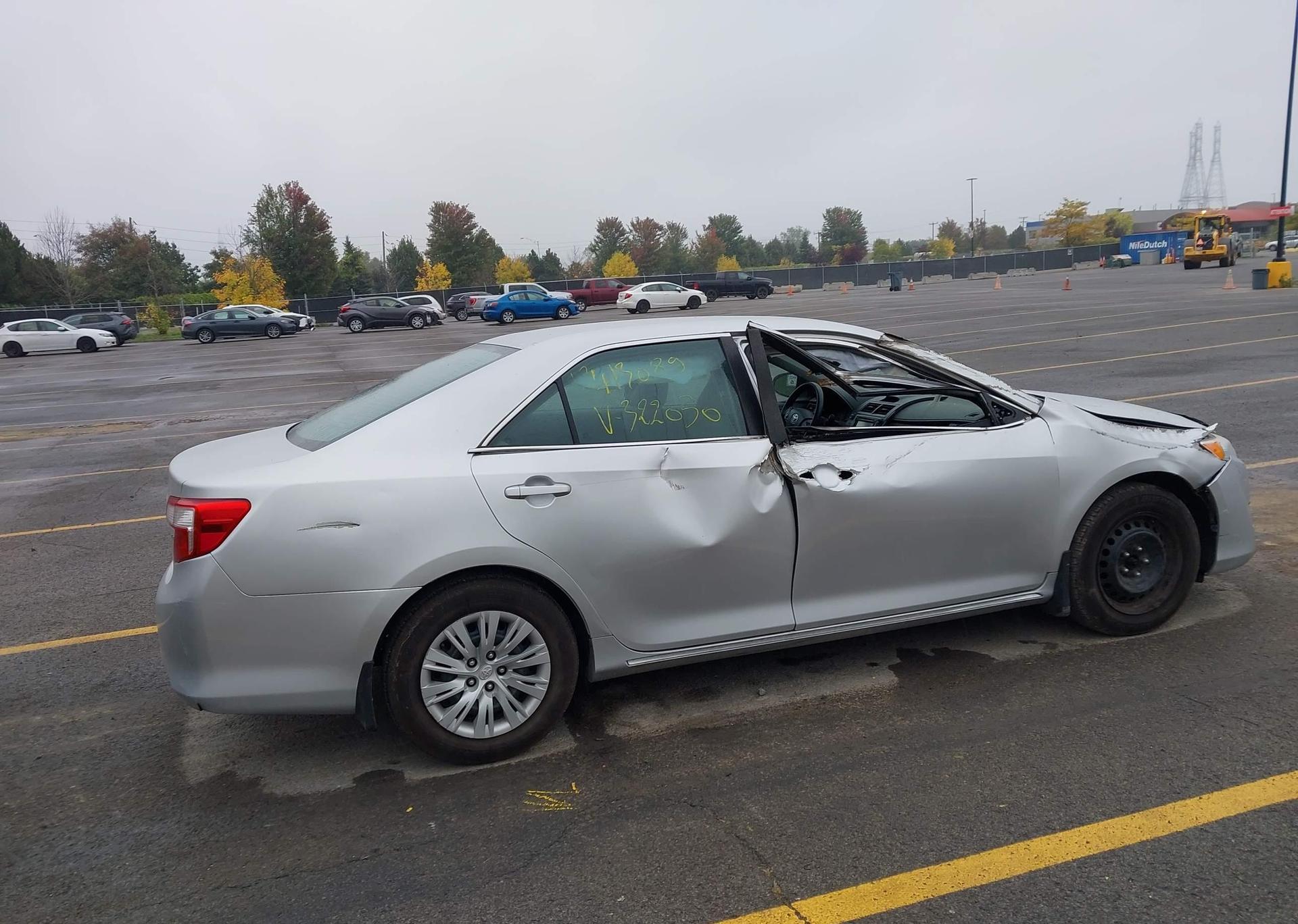 2014 TOYOTA CAMRY