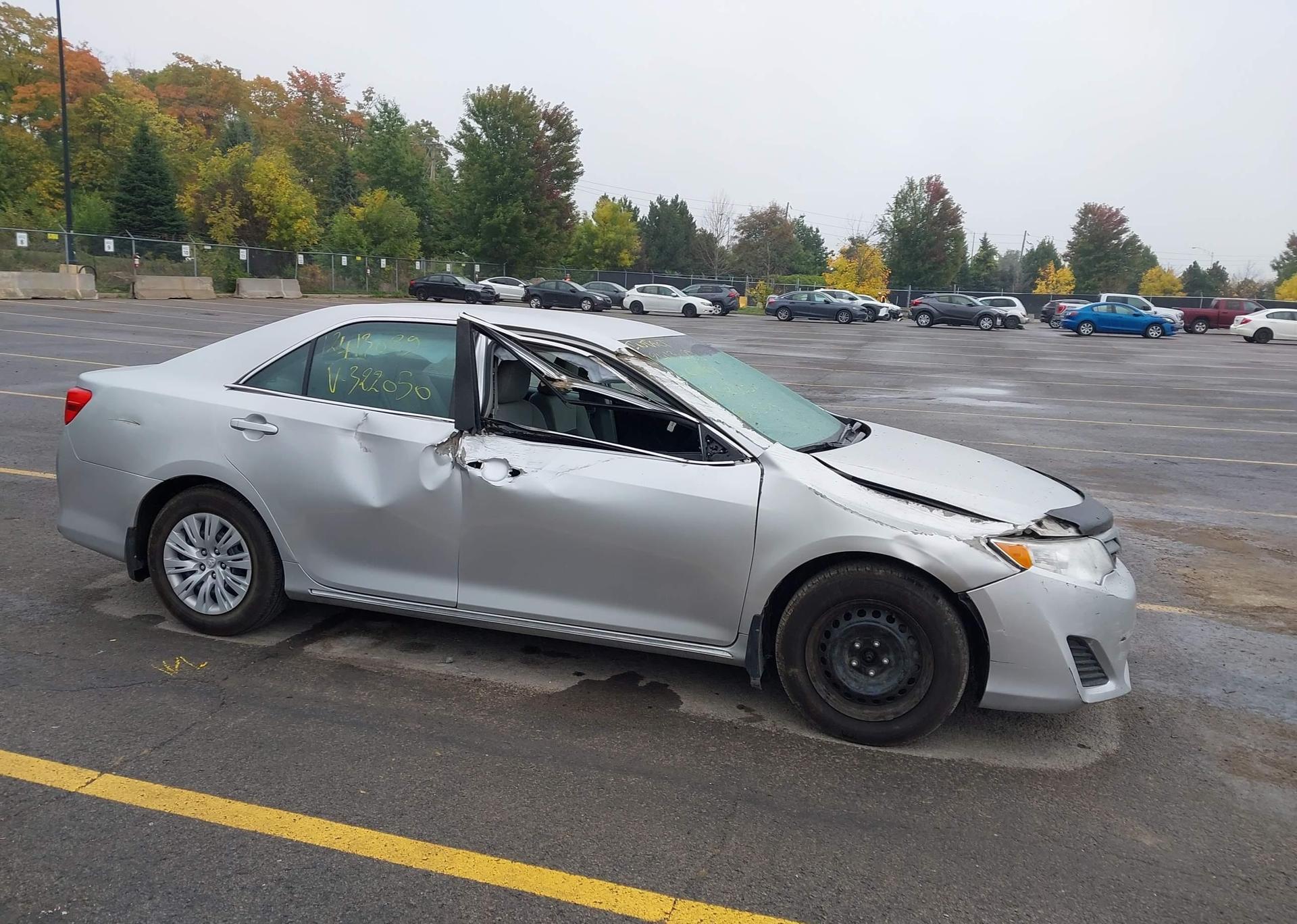 2014 TOYOTA CAMRY
