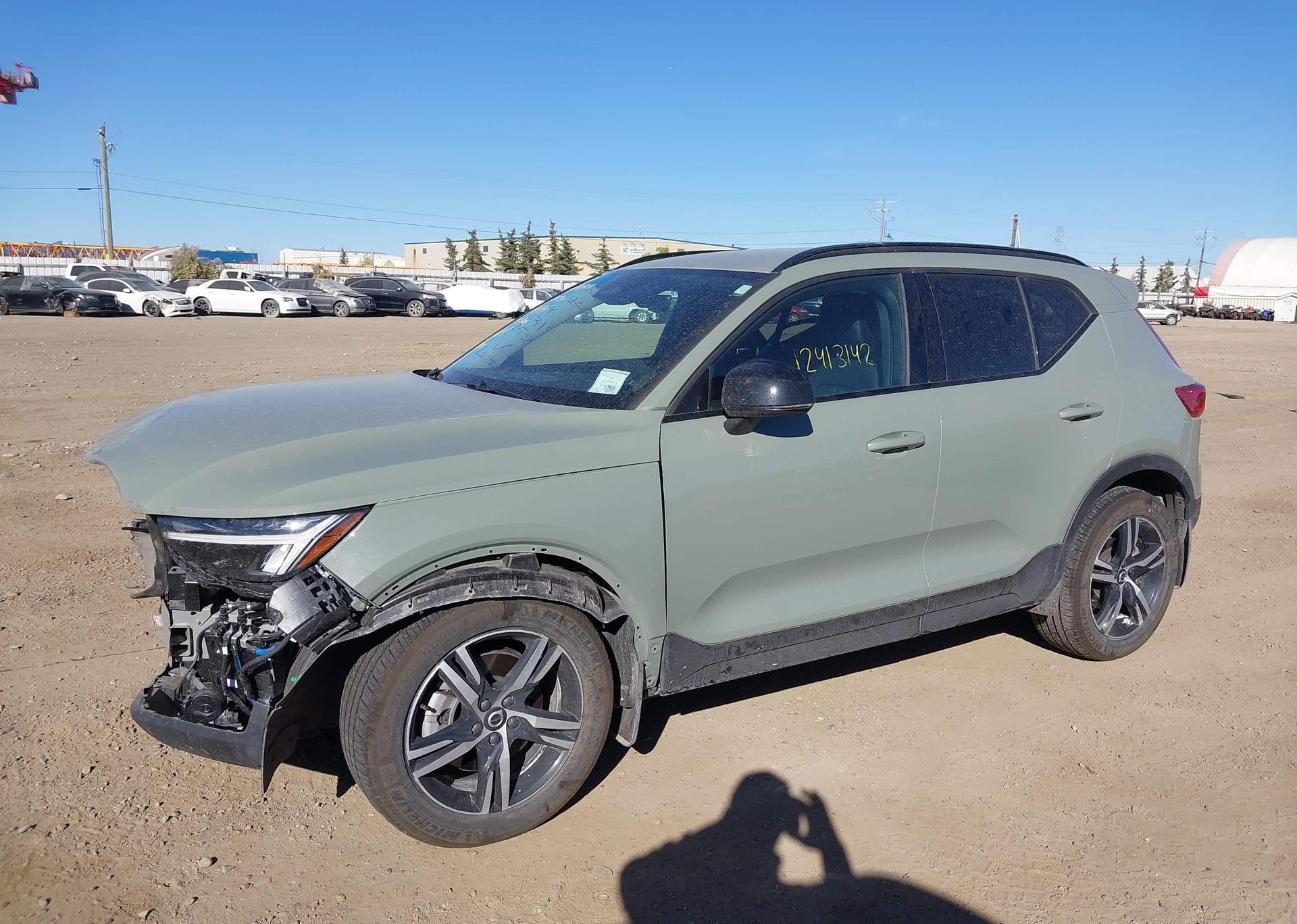 2024 VOLVO XC40 B5 CORE BRIGHT THEME