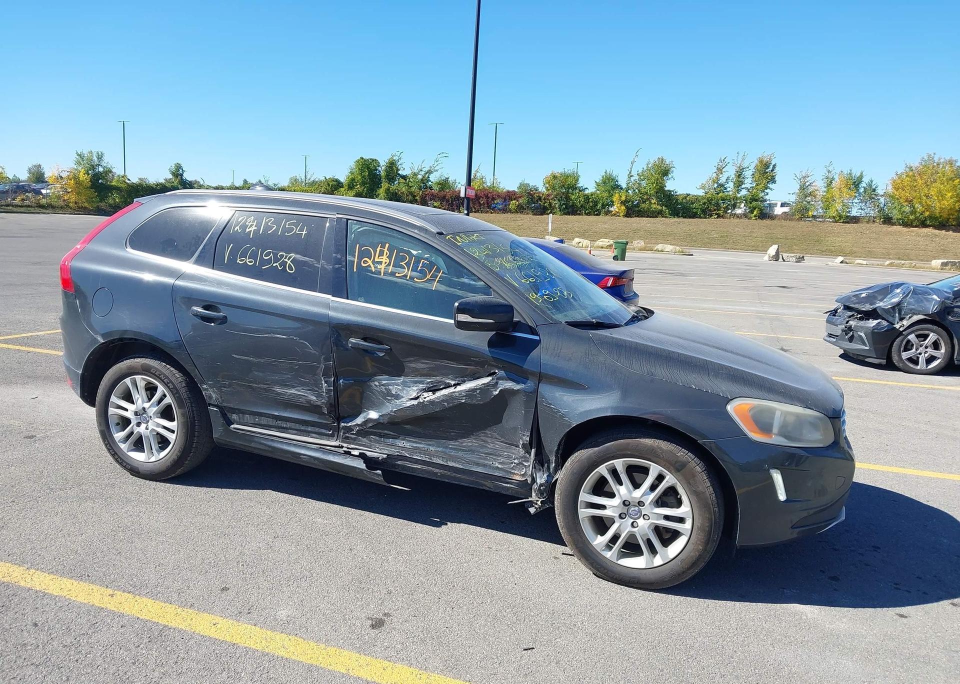 2015 VOLVO XC60 T5