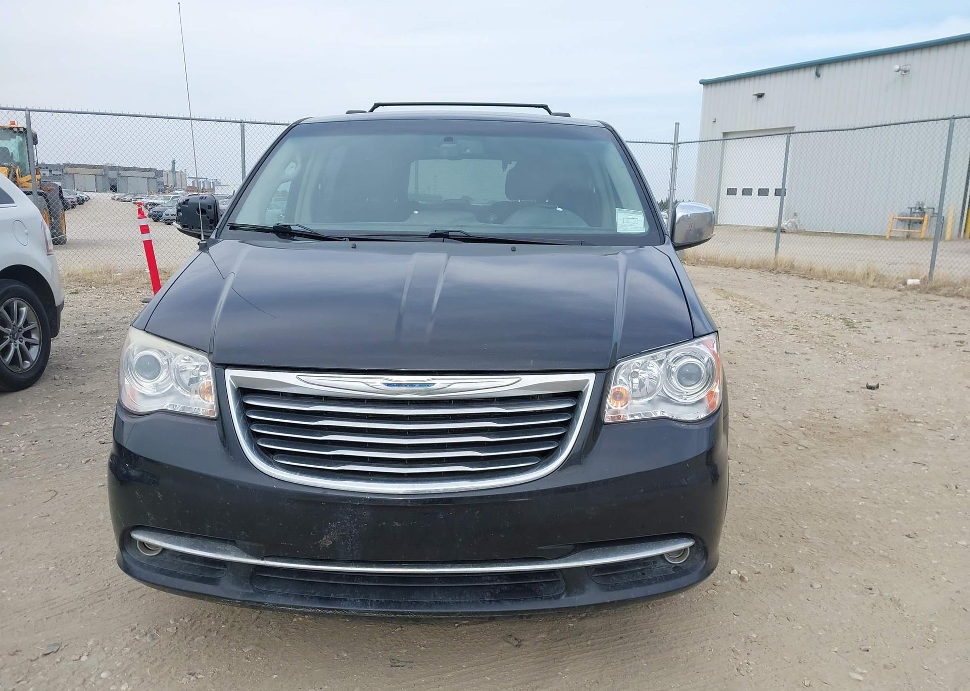 2011 CHRYSLER TOWN & COUNTRY LIMITED
