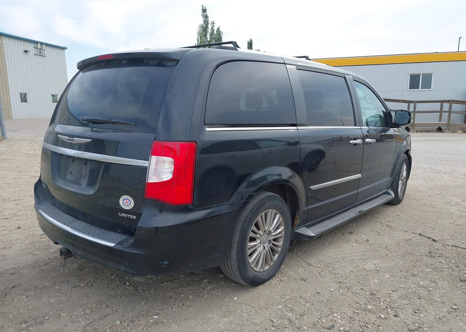 2011 CHRYSLER TOWN & COUNTRY LIMITED