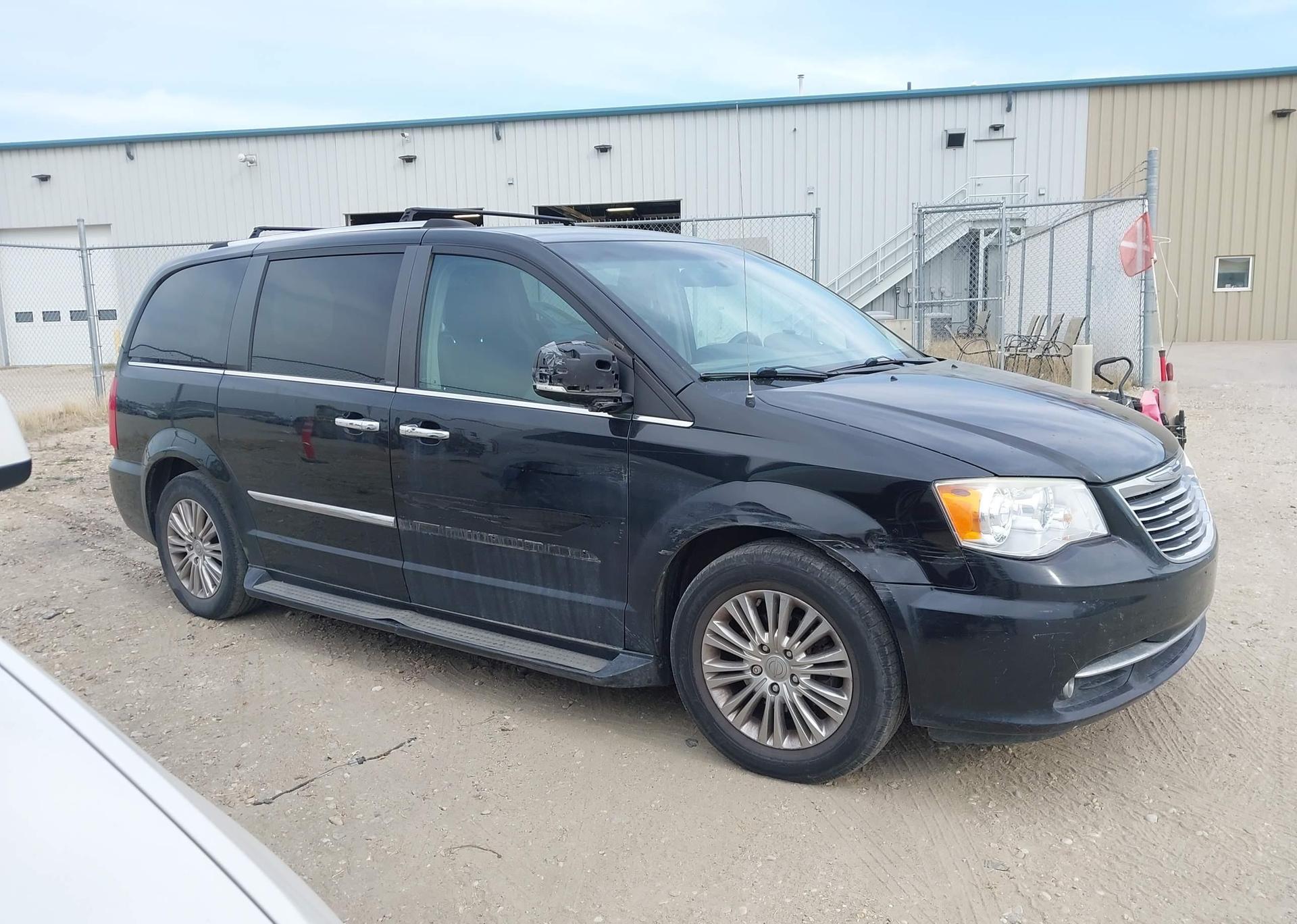 2011 CHRYSLER TOWN & COUNTRY LIMITED
