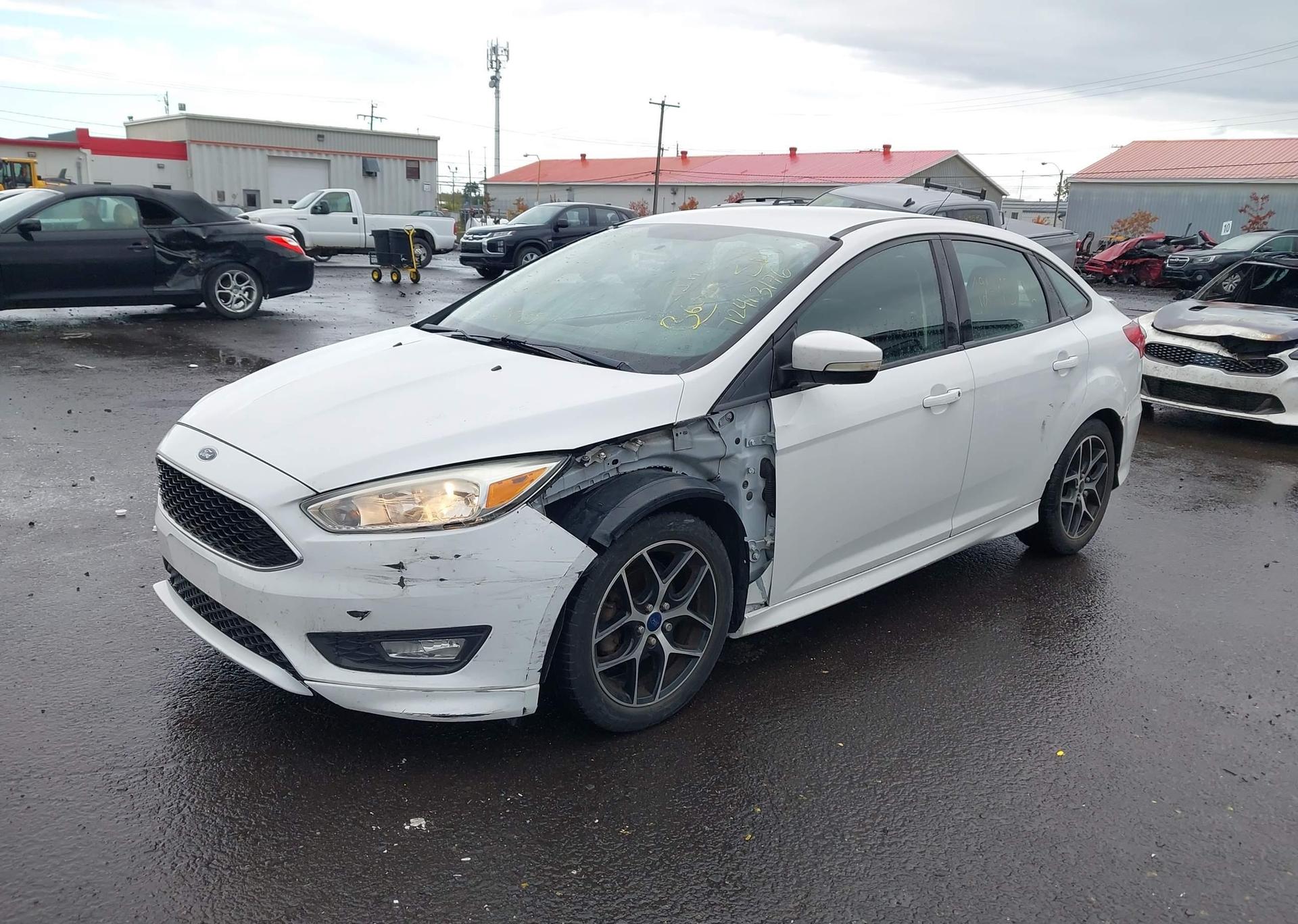 2015 FORD FOCUS SE