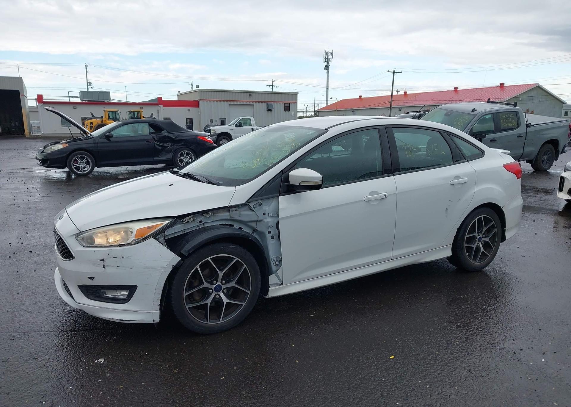 2015 FORD FOCUS SE