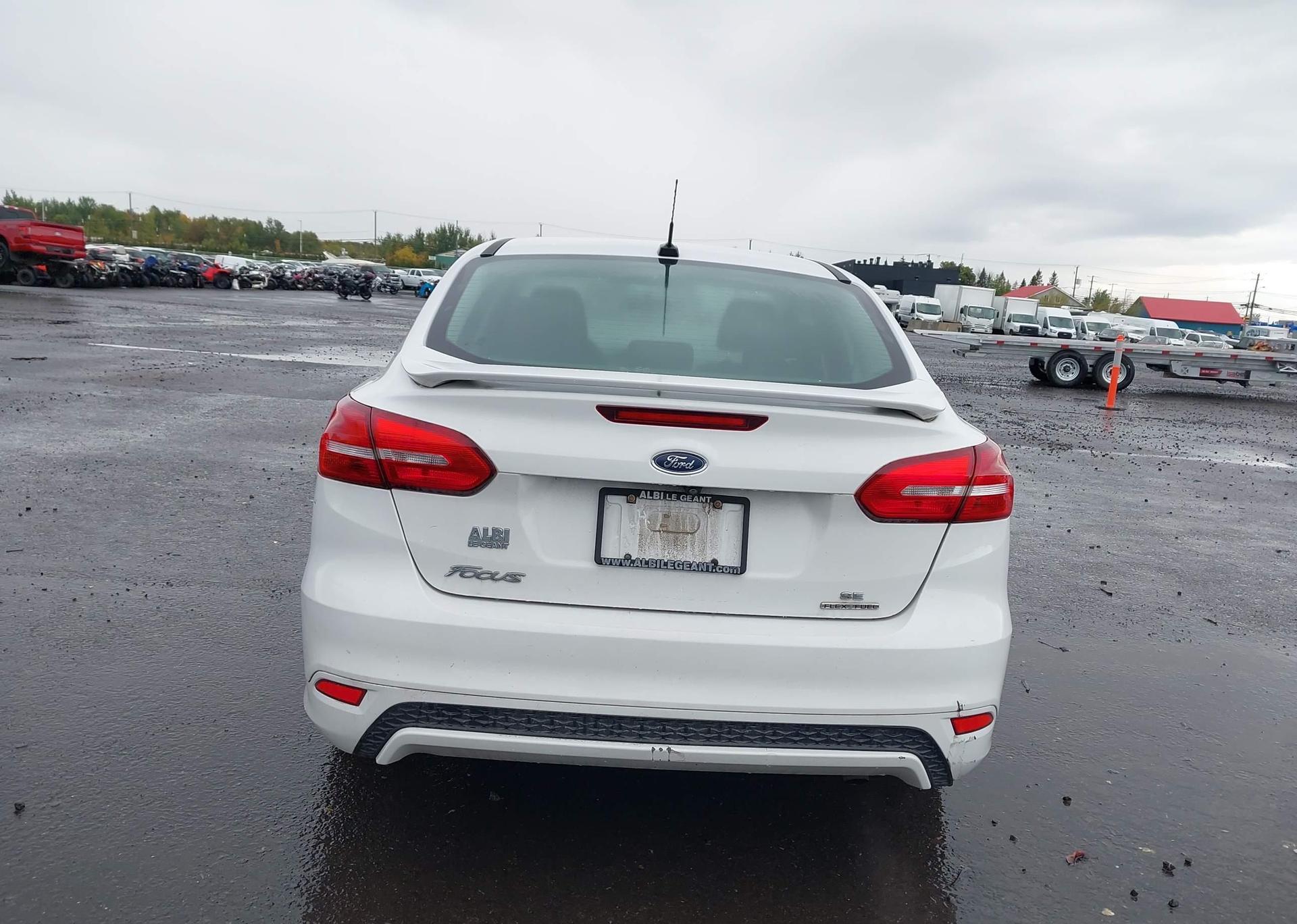 2015 FORD FOCUS SE
