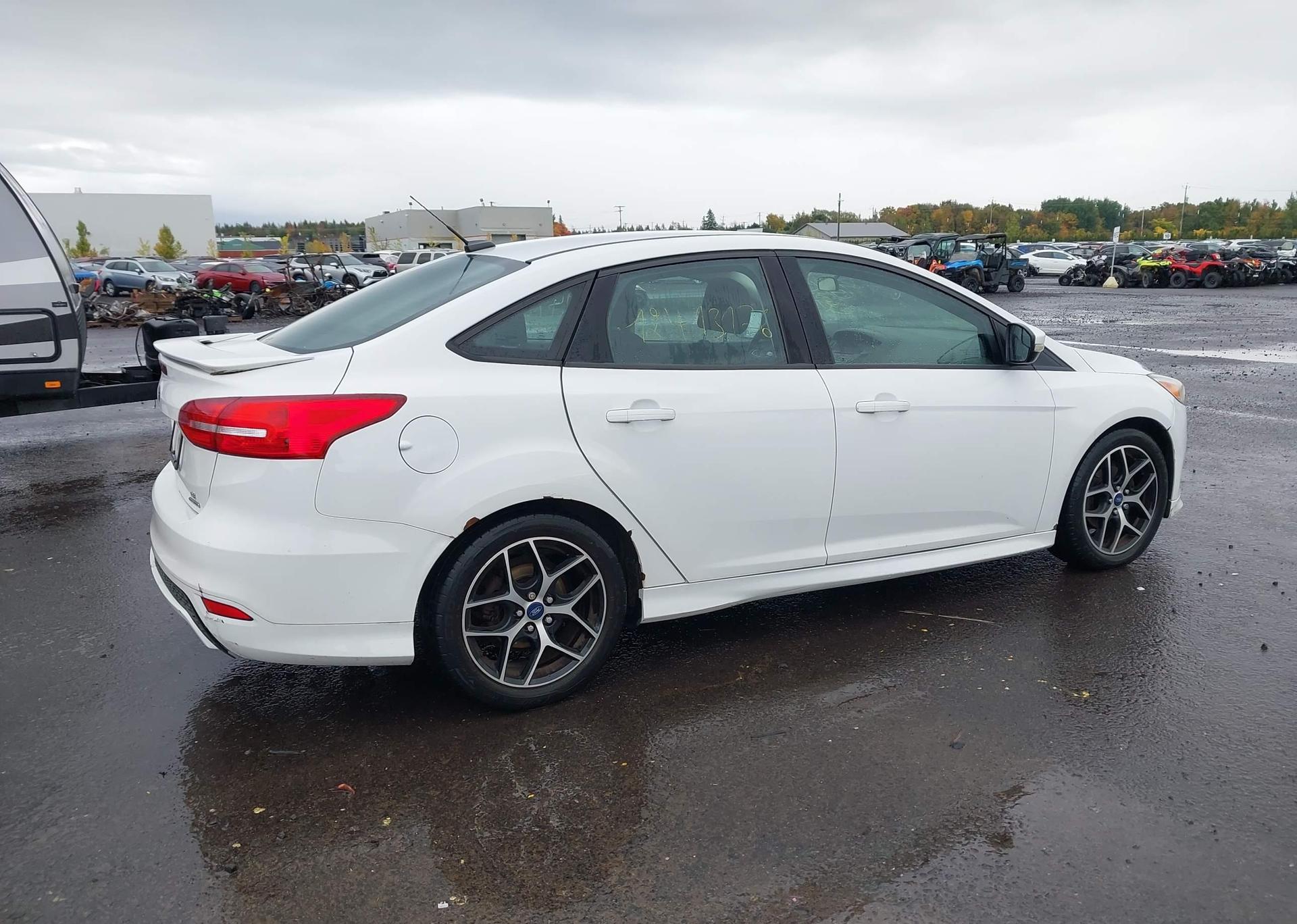 2015 FORD FOCUS SE
