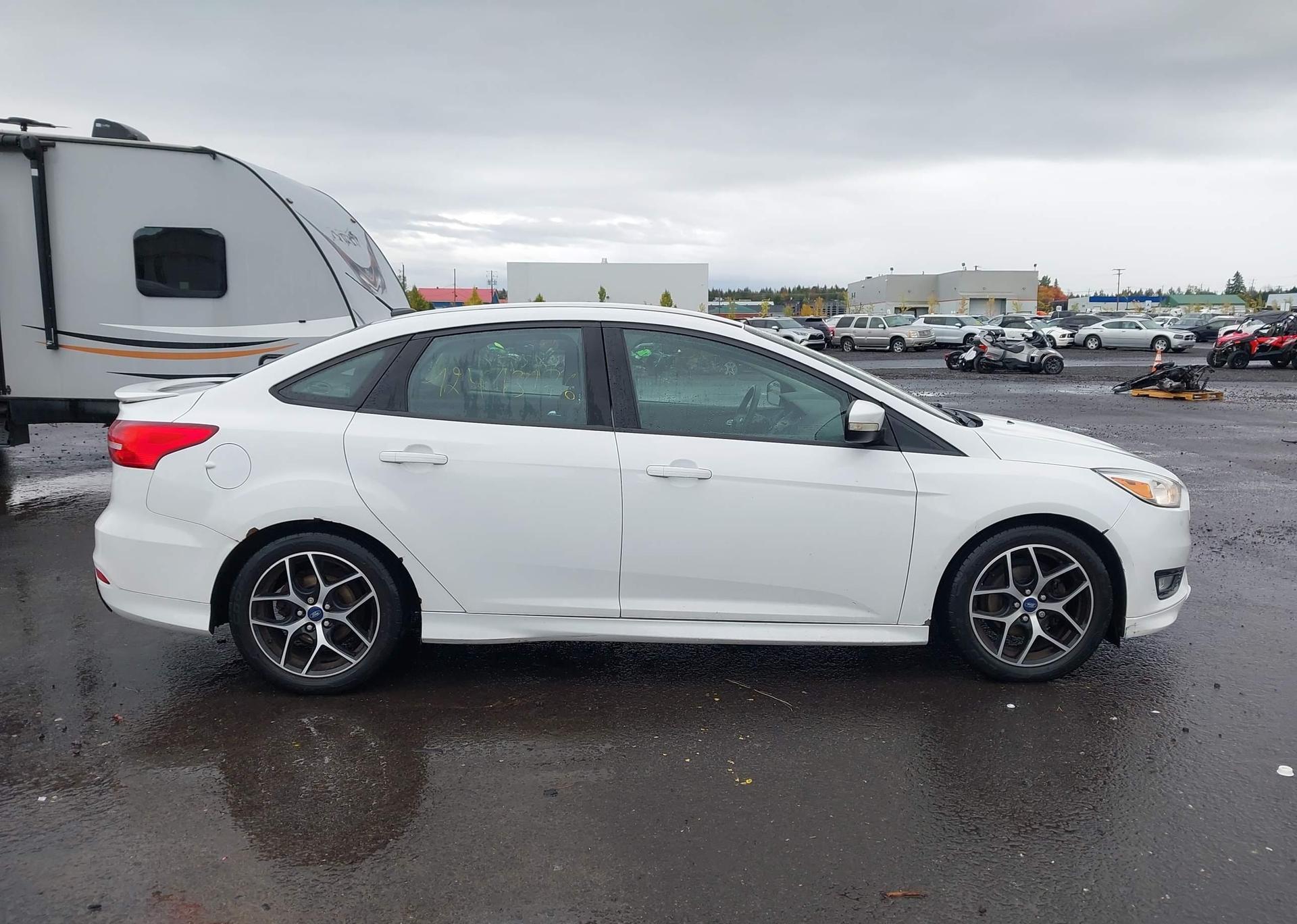 2015 FORD FOCUS SE