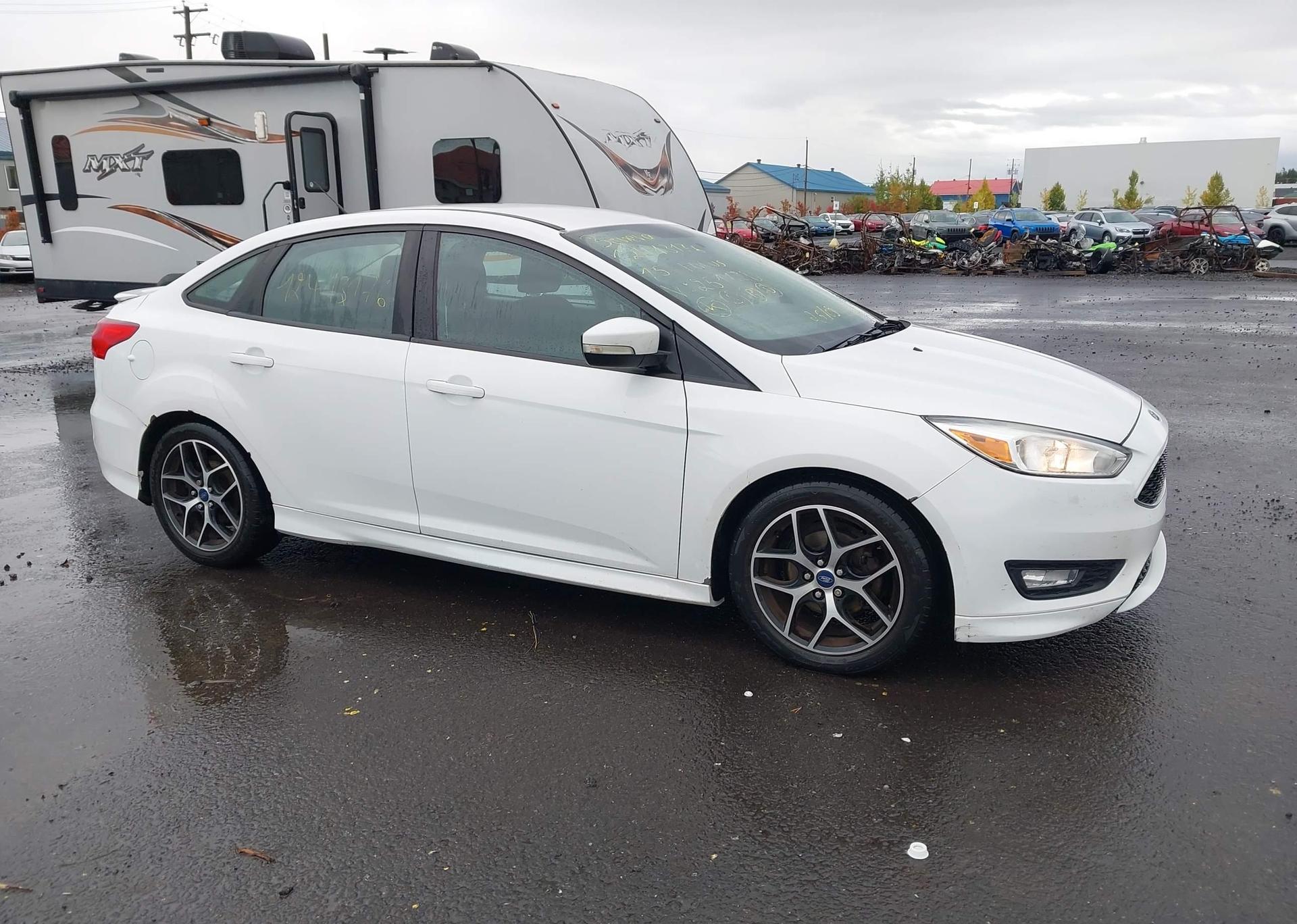 2015 FORD FOCUS SE