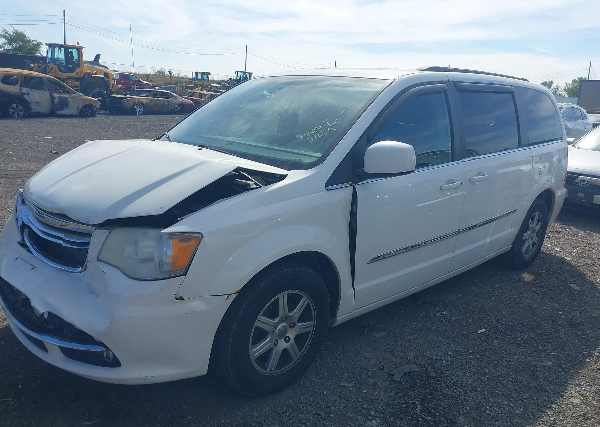 2011 CHRYSLER TOWN & COUNTRY