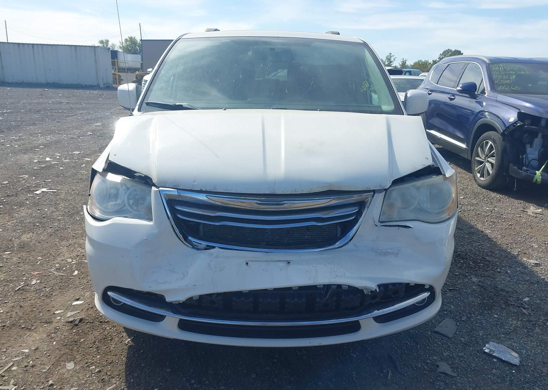 2011 CHRYSLER TOWN & COUNTRY