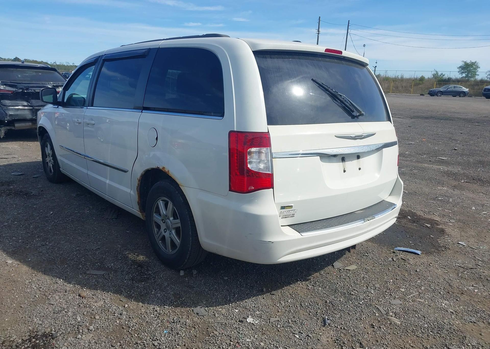 2011 CHRYSLER TOWN & COUNTRY