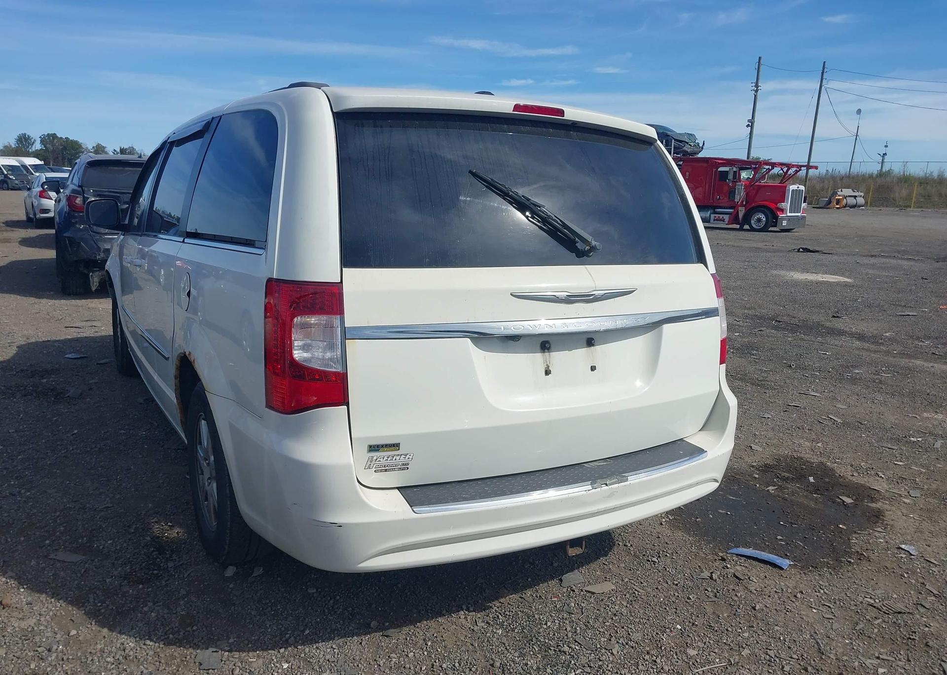 2011 CHRYSLER TOWN & COUNTRY