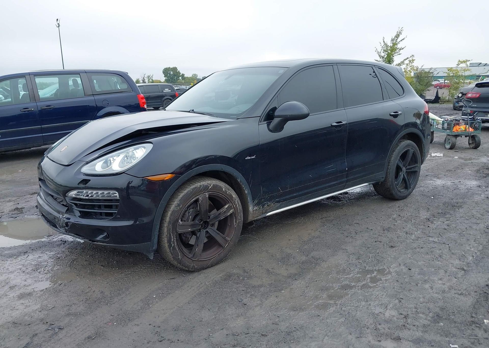 2013 PORSCHE CAYENNE