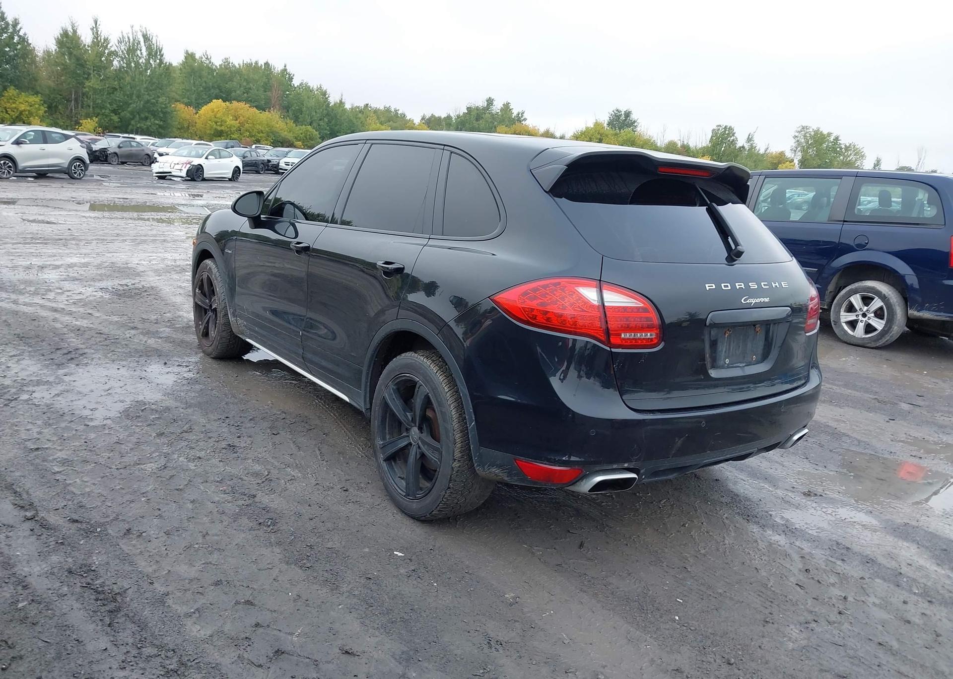 2013 PORSCHE CAYENNE