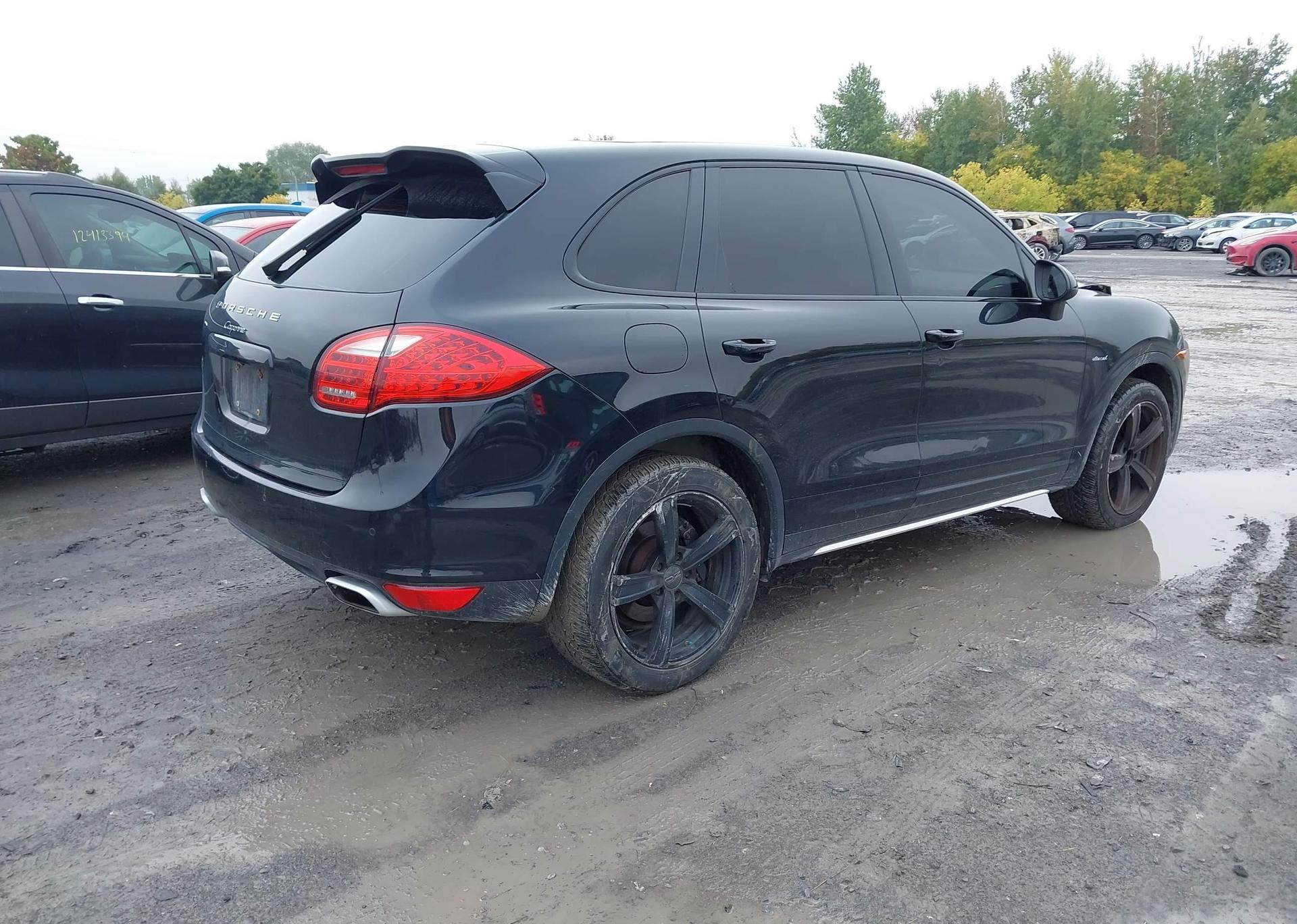 2013 PORSCHE CAYENNE