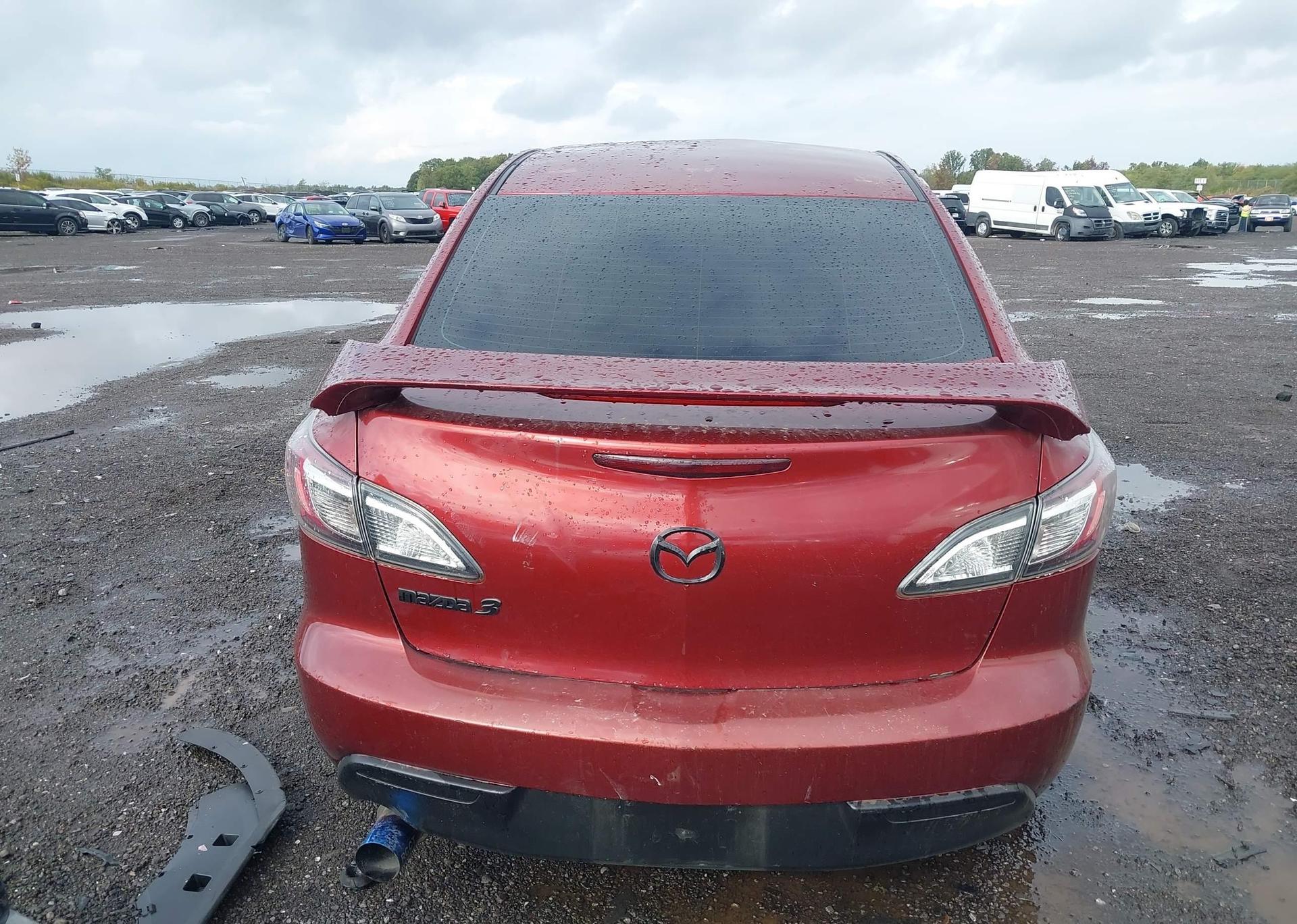 2011 MAZDA 3 I