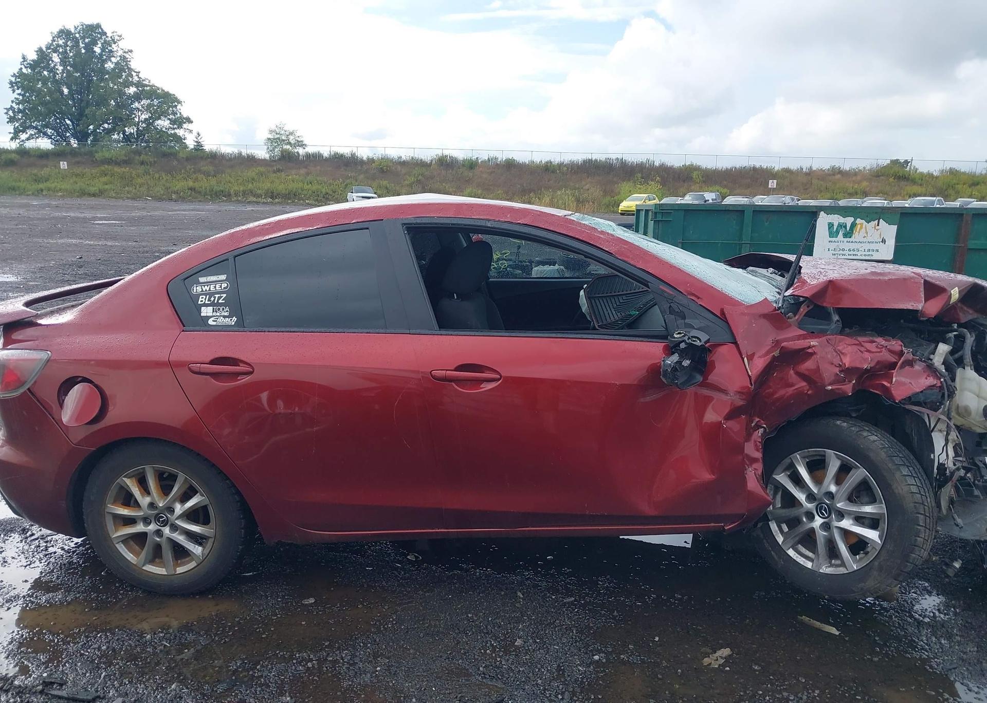 2011 MAZDA 3 I