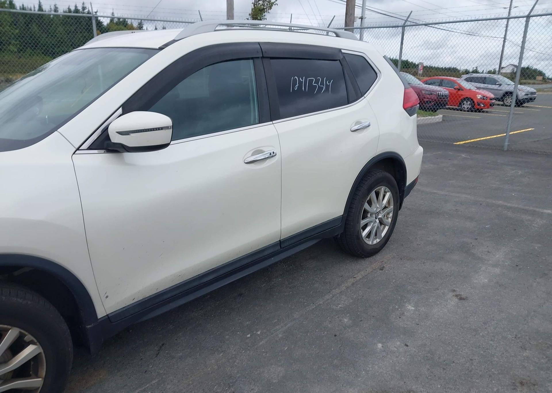 2017 NISSAN ROGUE S