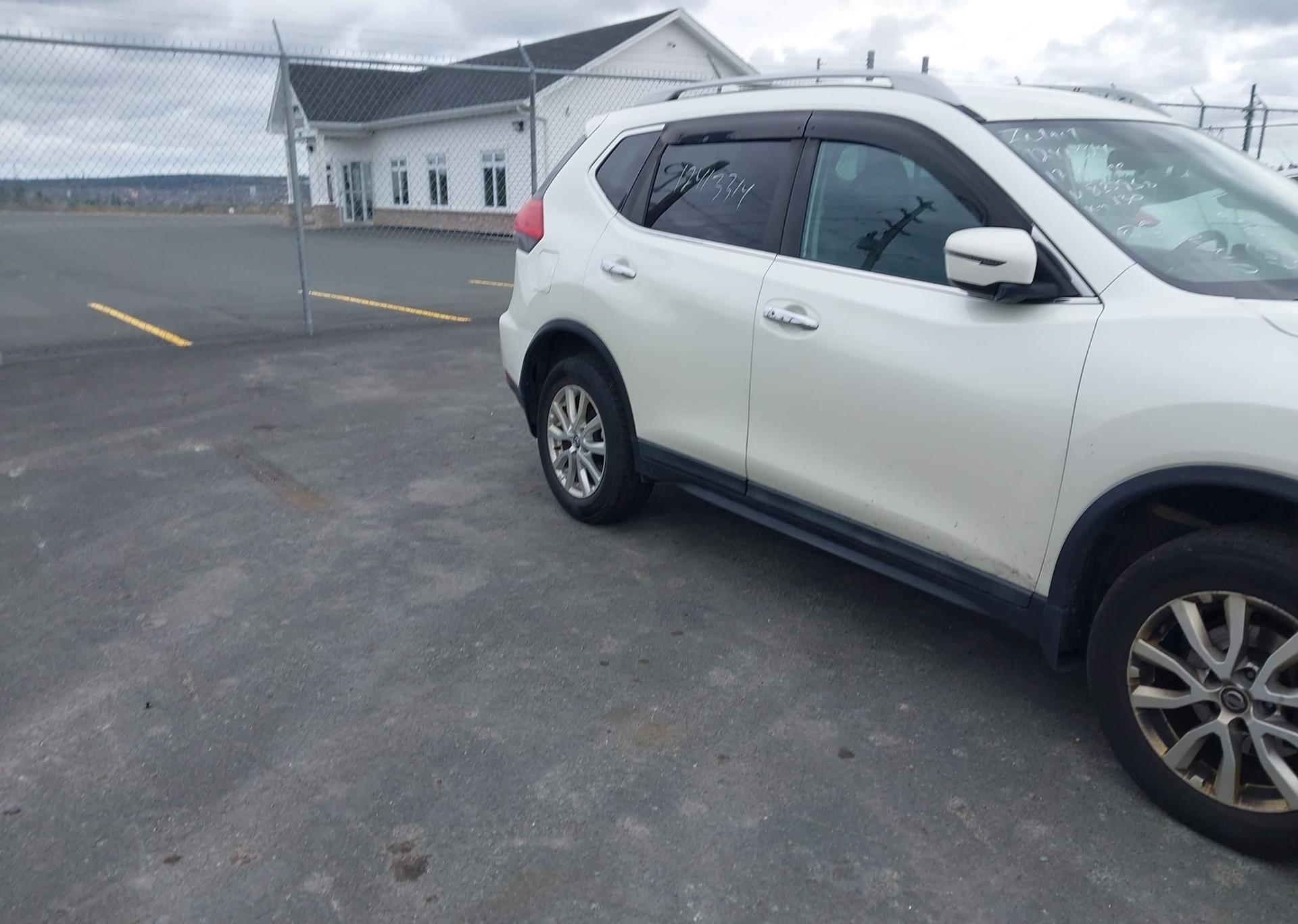 2017 NISSAN ROGUE S