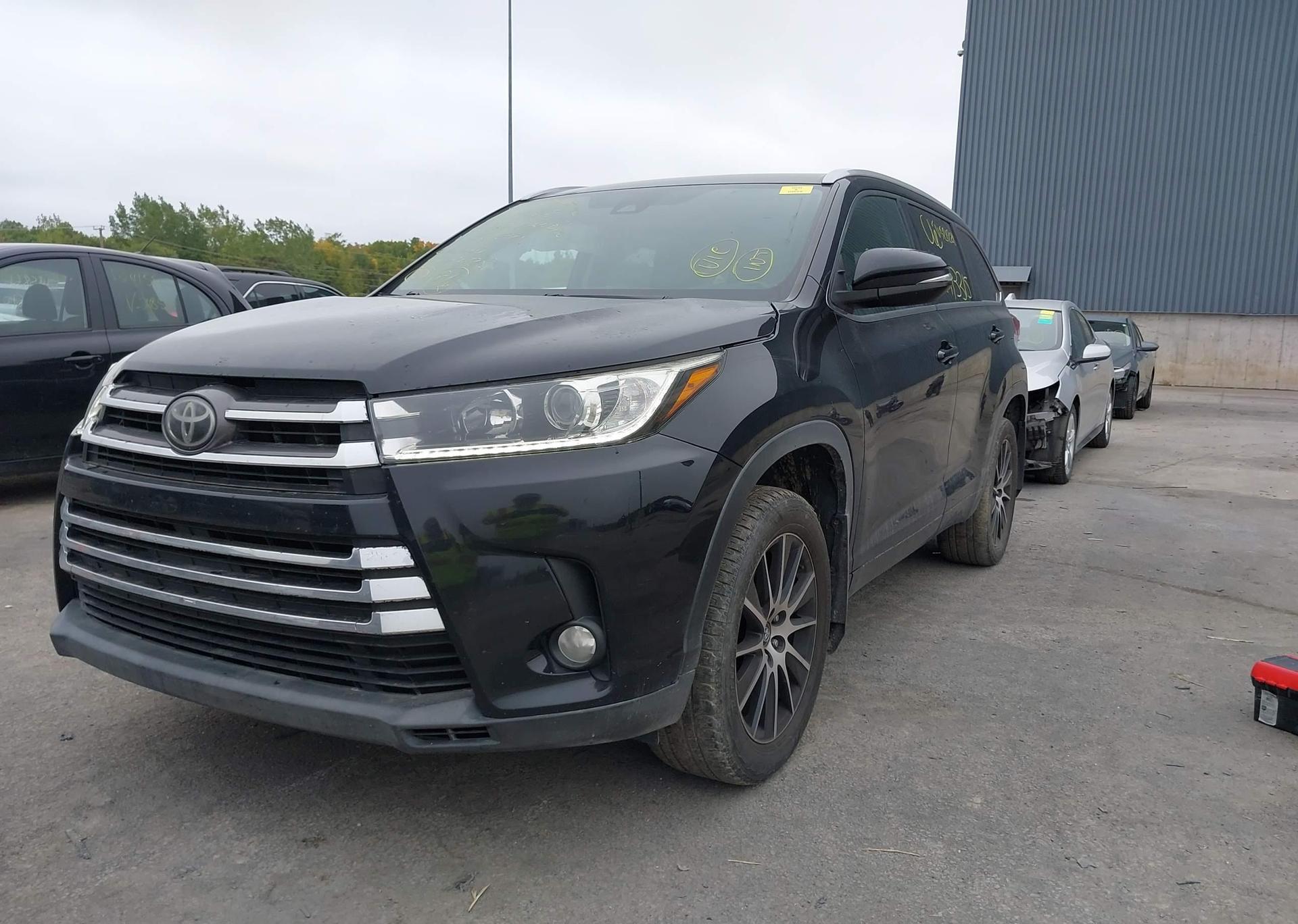 2017 TOYOTA highlander xle