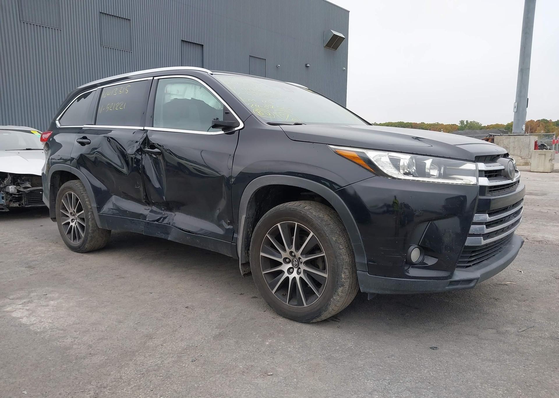 2017 TOYOTA highlander xle