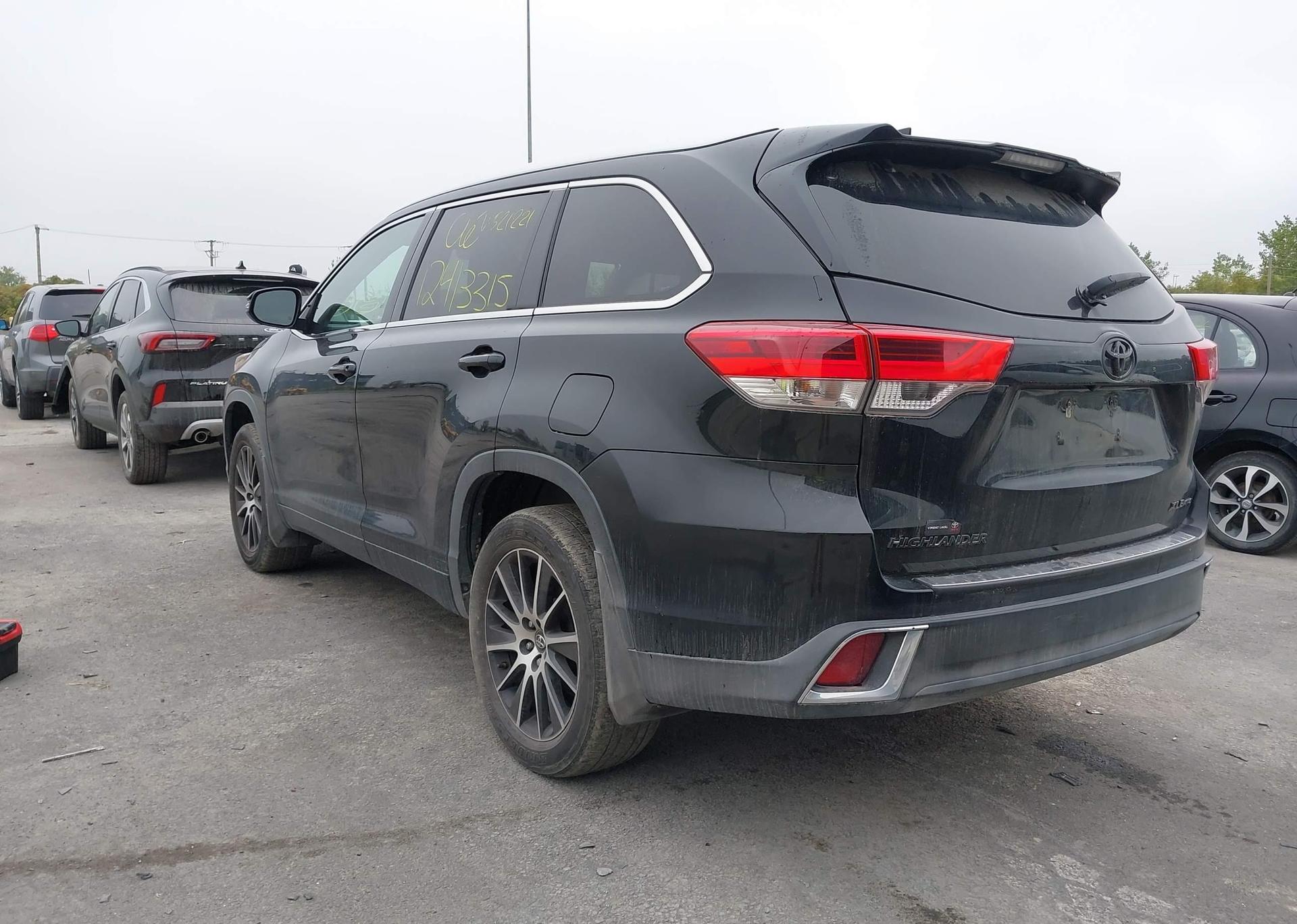 2017 TOYOTA highlander xle