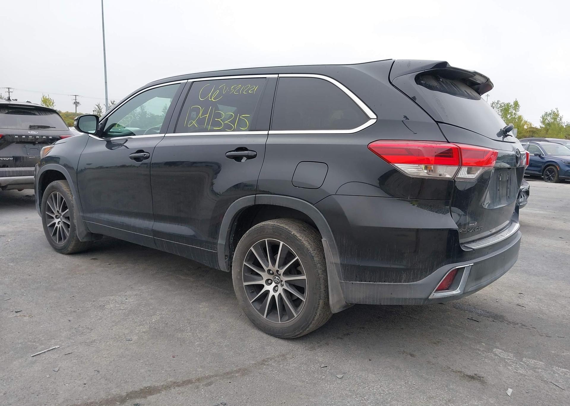 2017 TOYOTA highlander xle