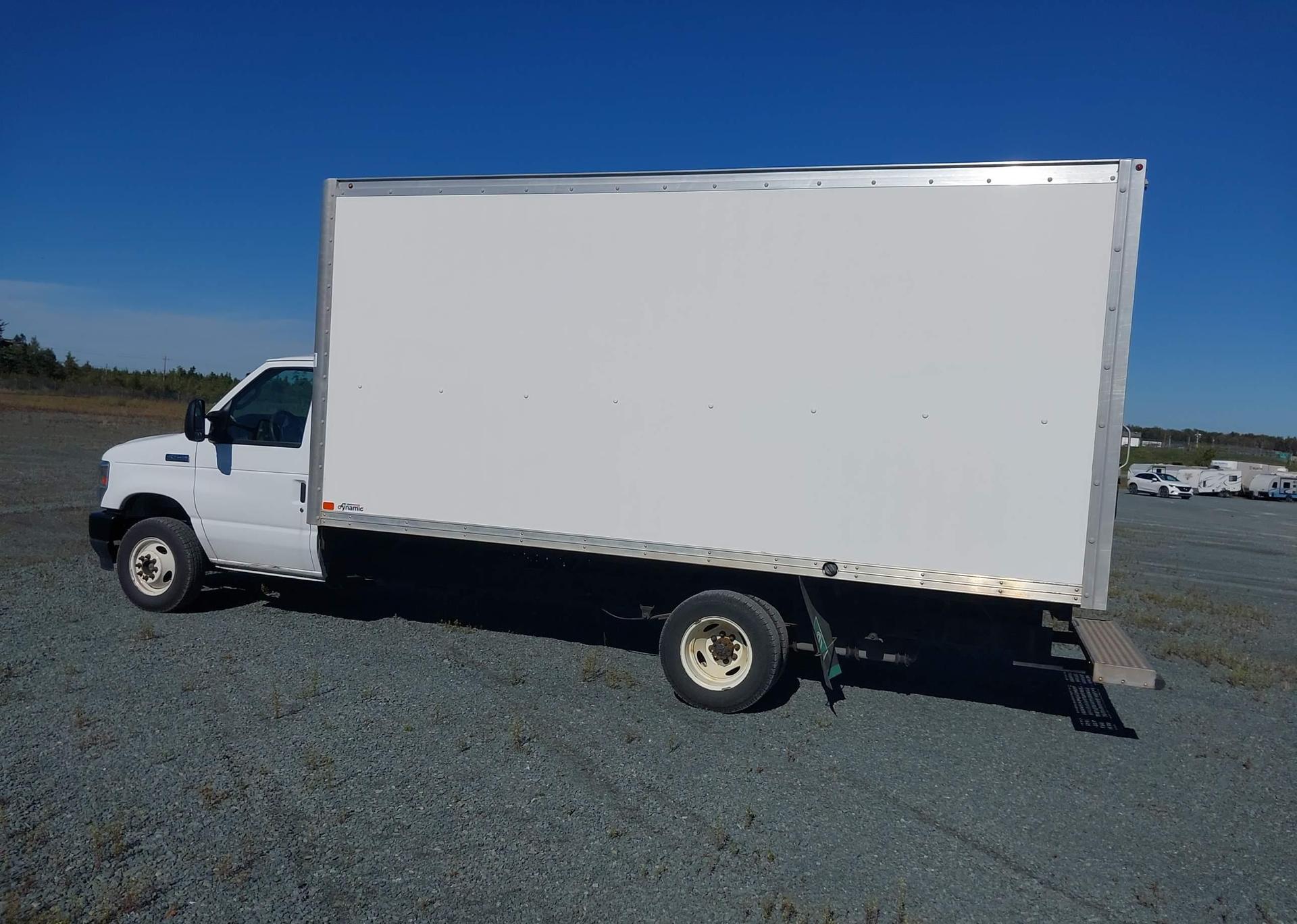 2024 FORD ECONOLINE E450 SUPER DUTY CUTAWAY VAN