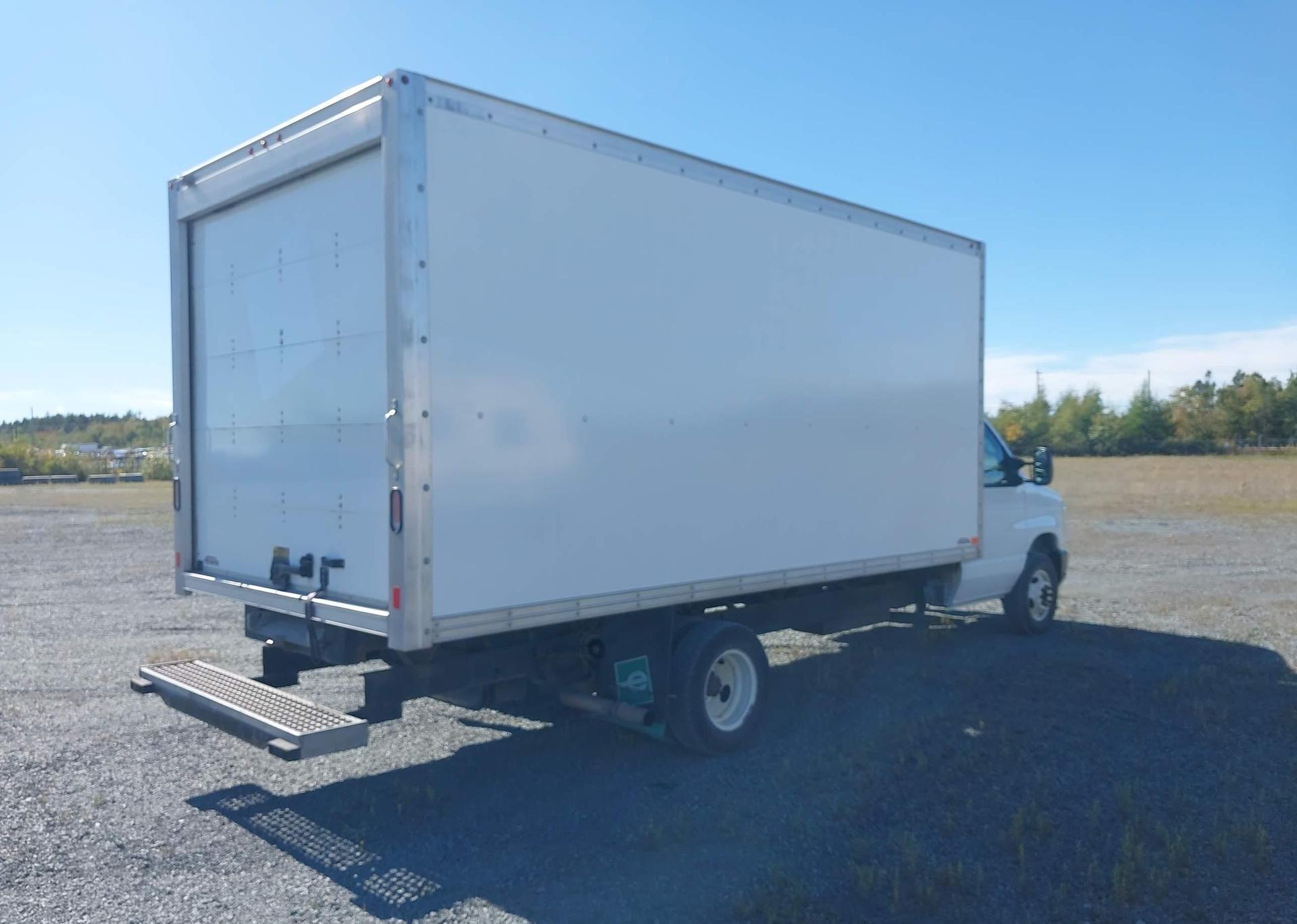 2024 FORD ECONOLINE E450 SUPER DUTY CUTAWAY VAN