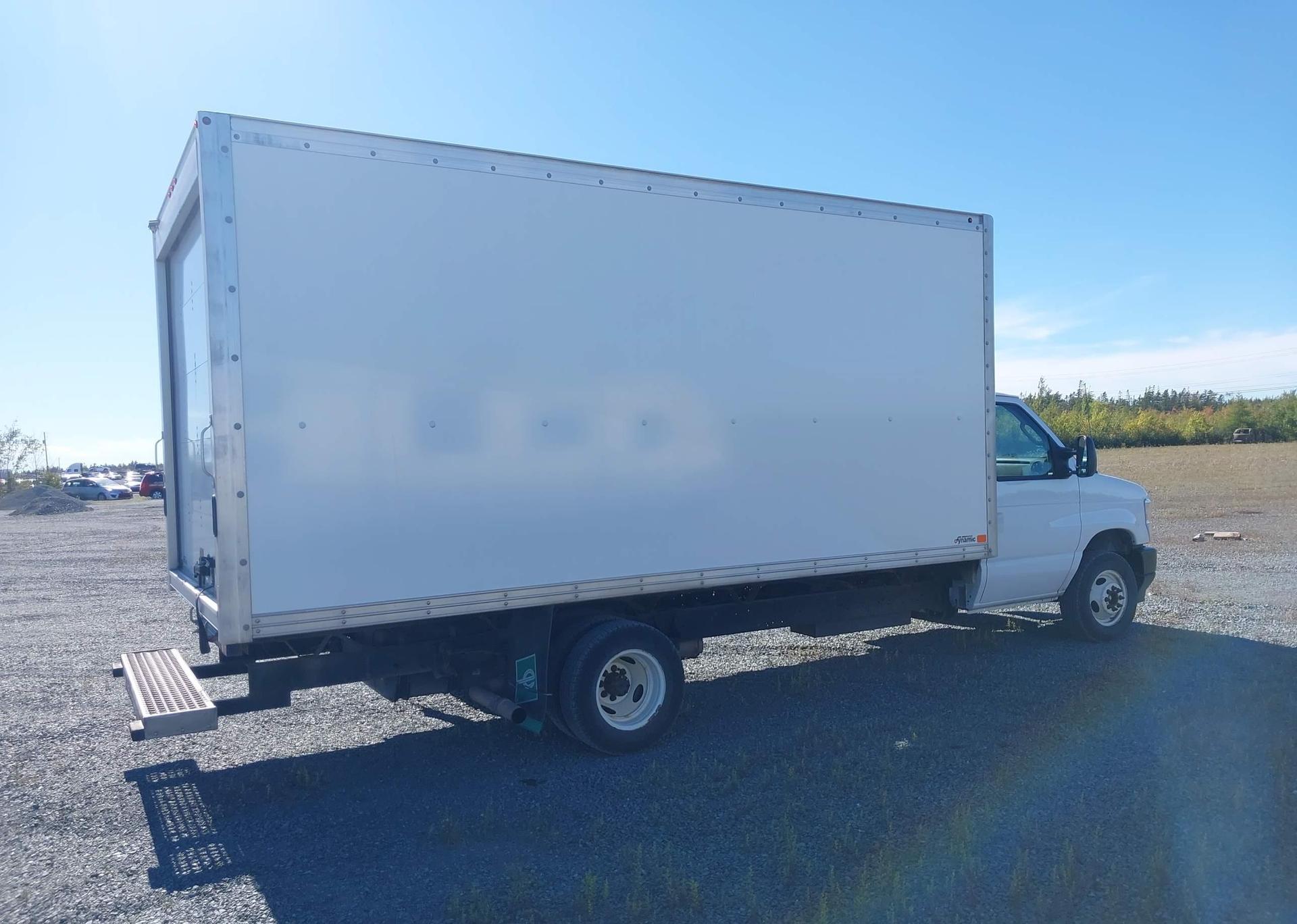 2024 FORD ECONOLINE E450 SUPER DUTY CUTAWAY VAN