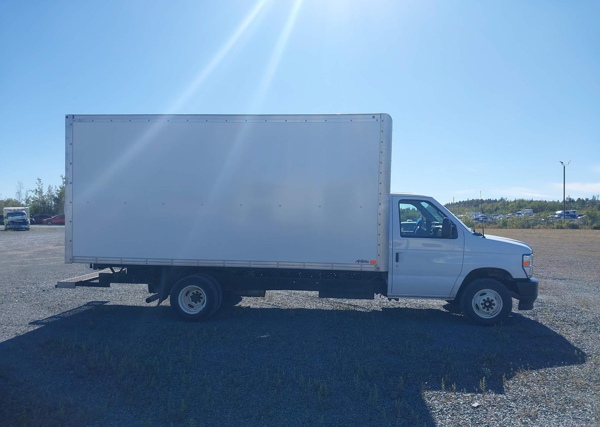 2024 FORD ECONOLINE E450 SUPER DUTY CUTAWAY VAN