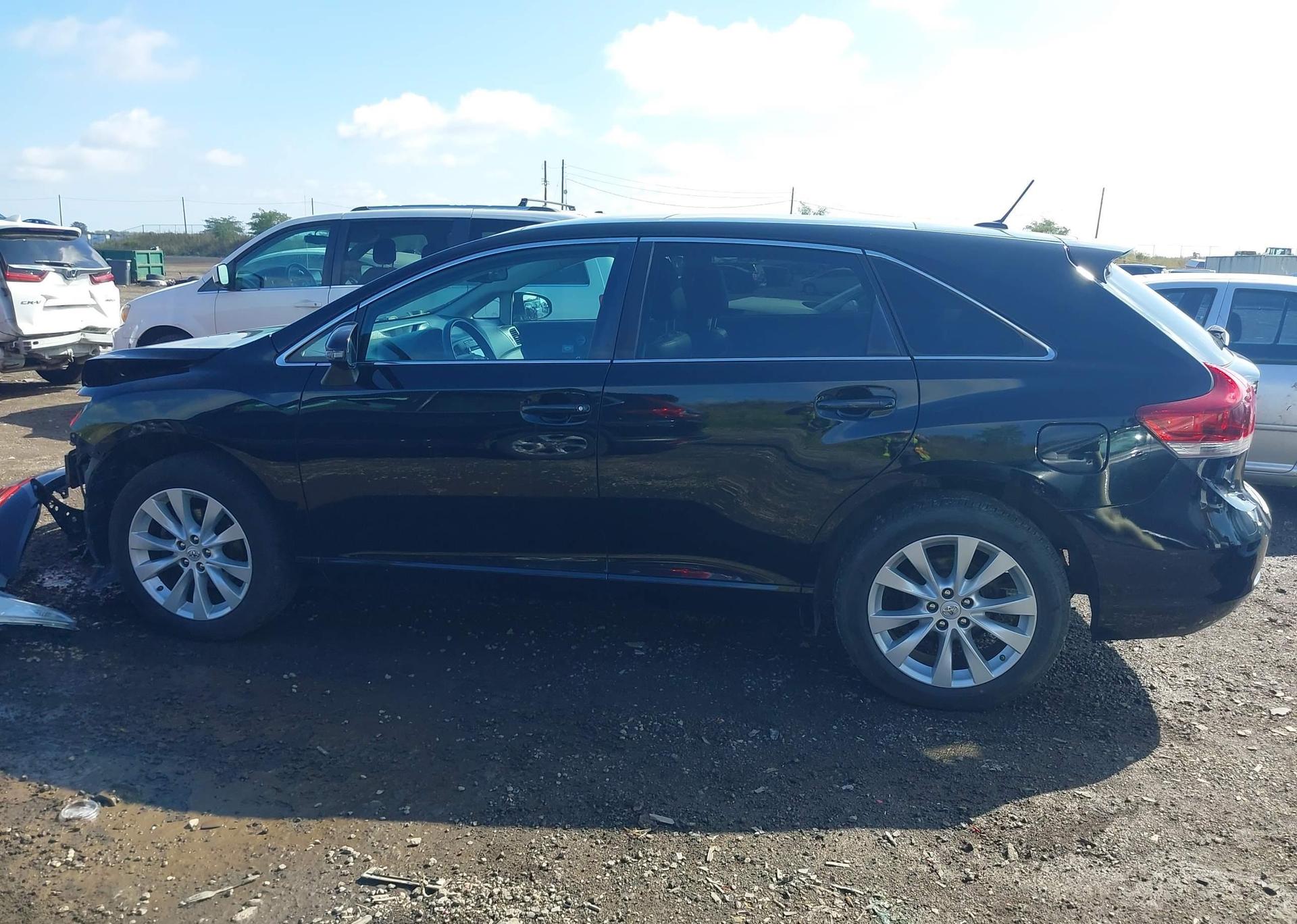 2013 TOYOTA VENZA LE