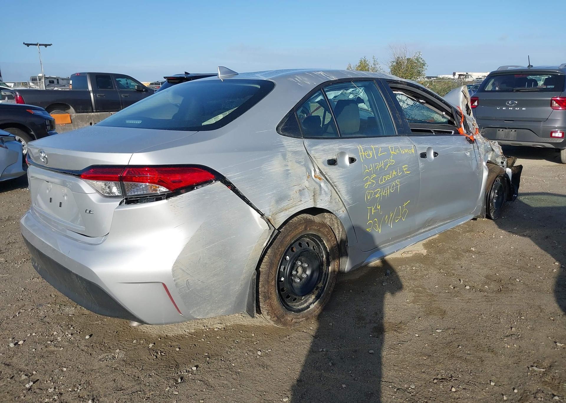 2025 TOYOTA COROLLA LE