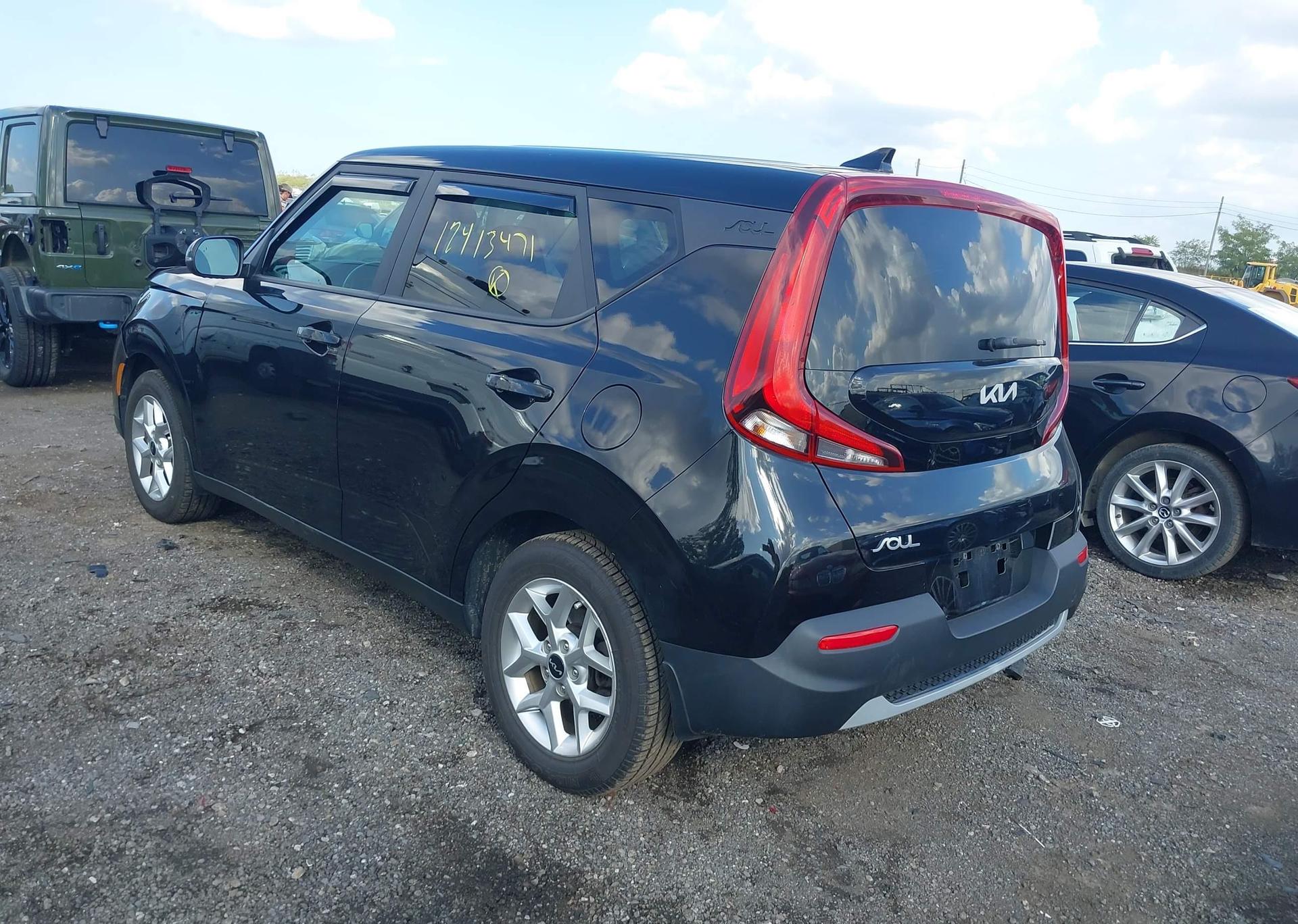 2022 KIA SOUL EX
