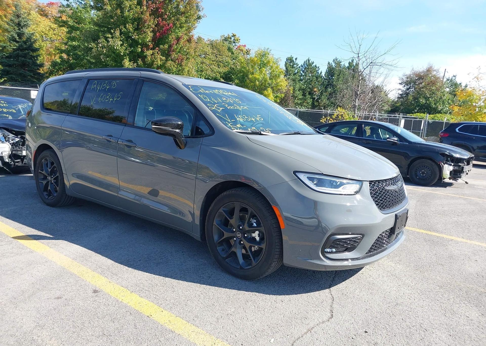 2025 CHRYSLER PACIFICA LIMITED