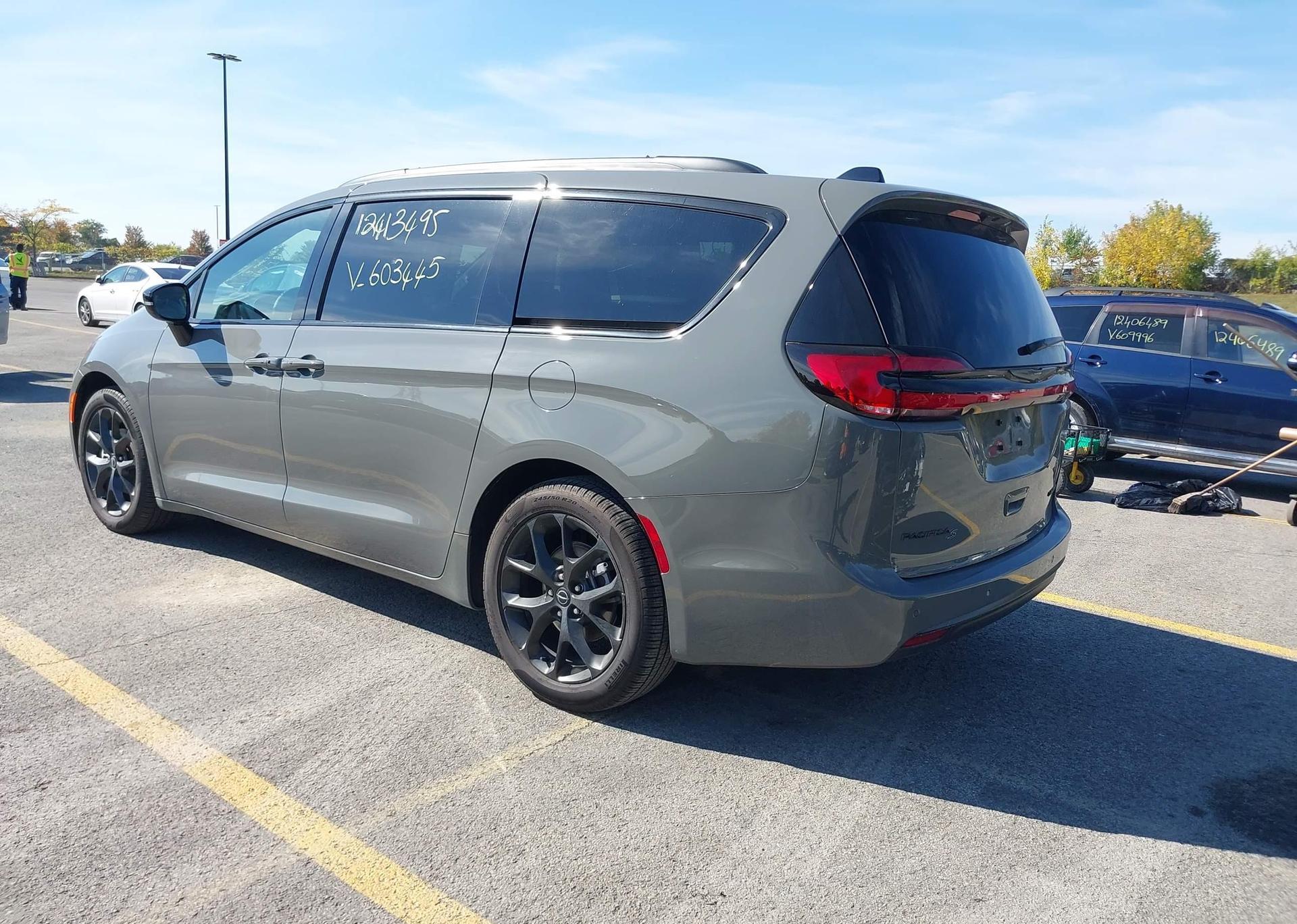 2025 CHRYSLER PACIFICA LIMITED
