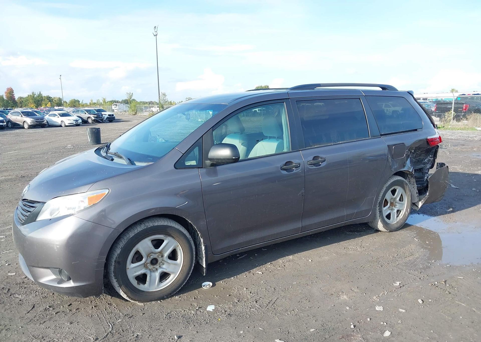 2015 TOYOTA SIENNA 7 PASSENGER