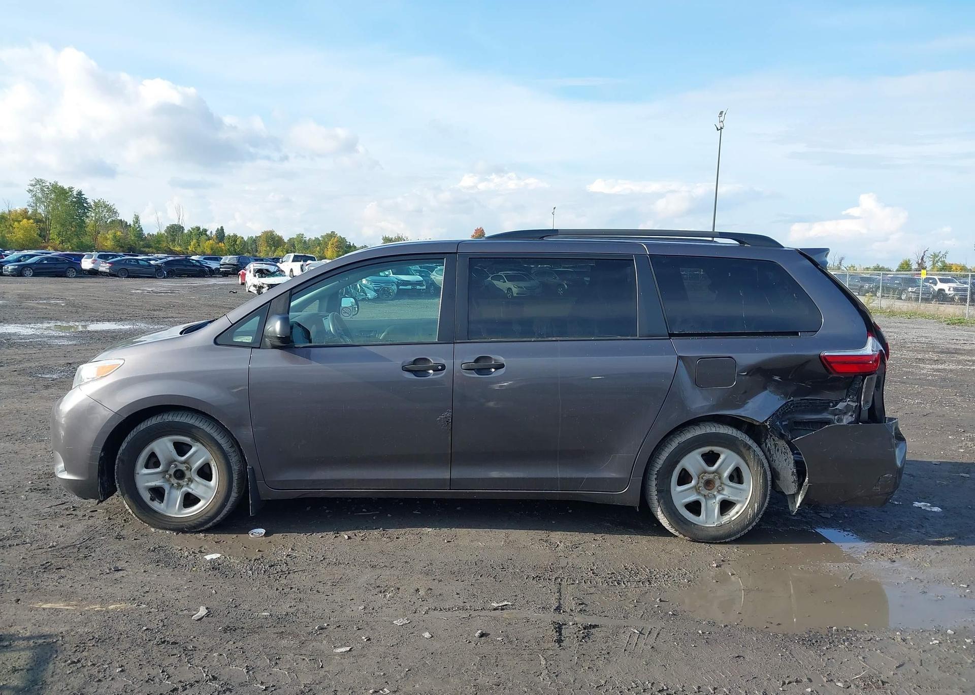 2015 TOYOTA SIENNA 7 PASSENGER