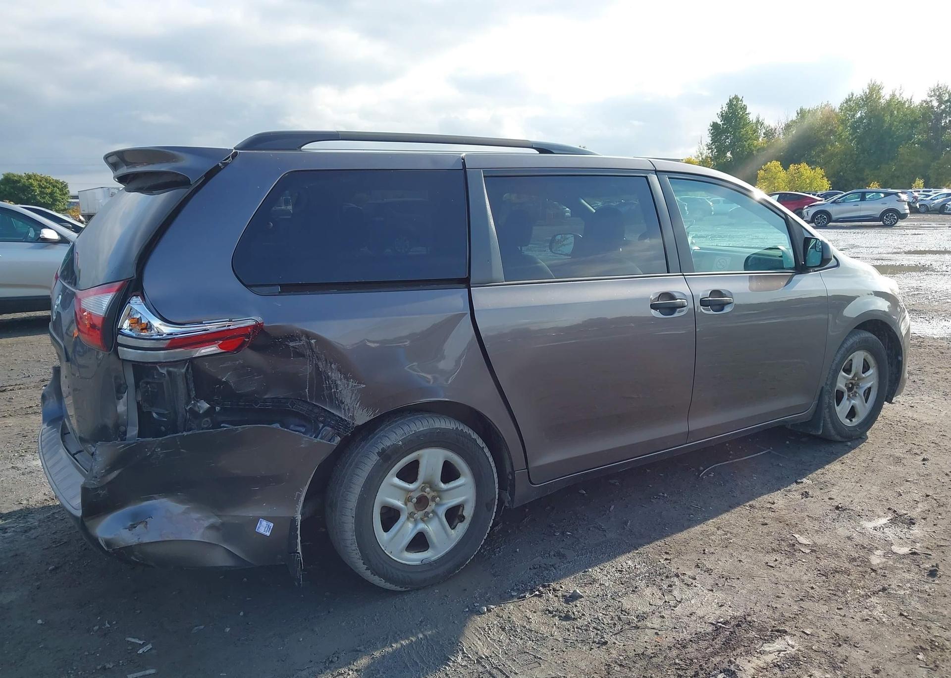 2015 TOYOTA SIENNA 7 PASSENGER