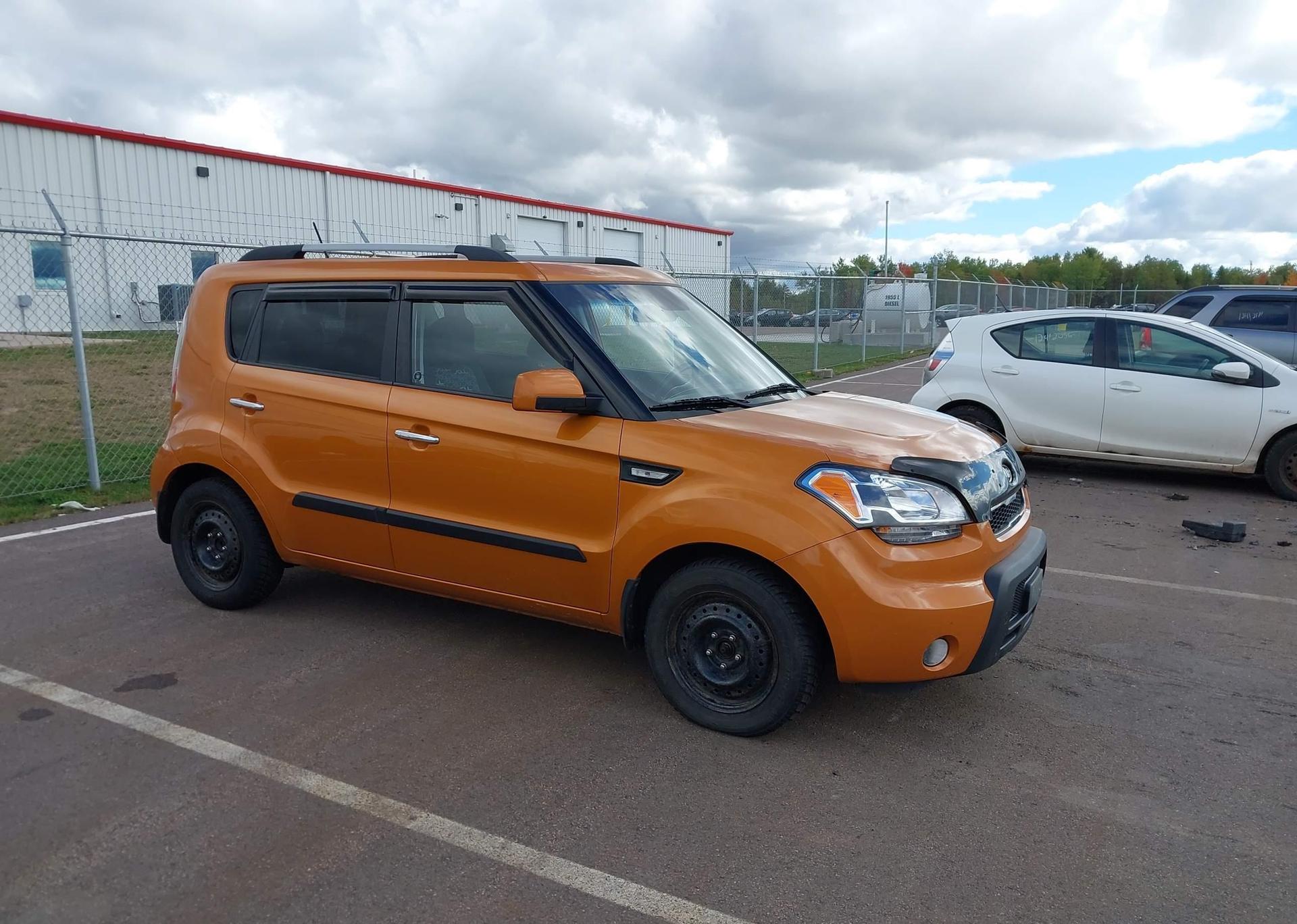 2011 KIA SOUL +