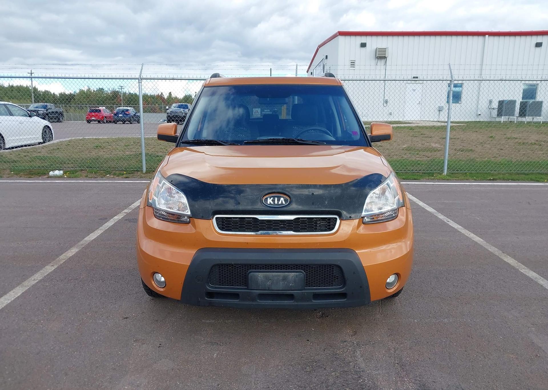 2011 KIA SOUL +