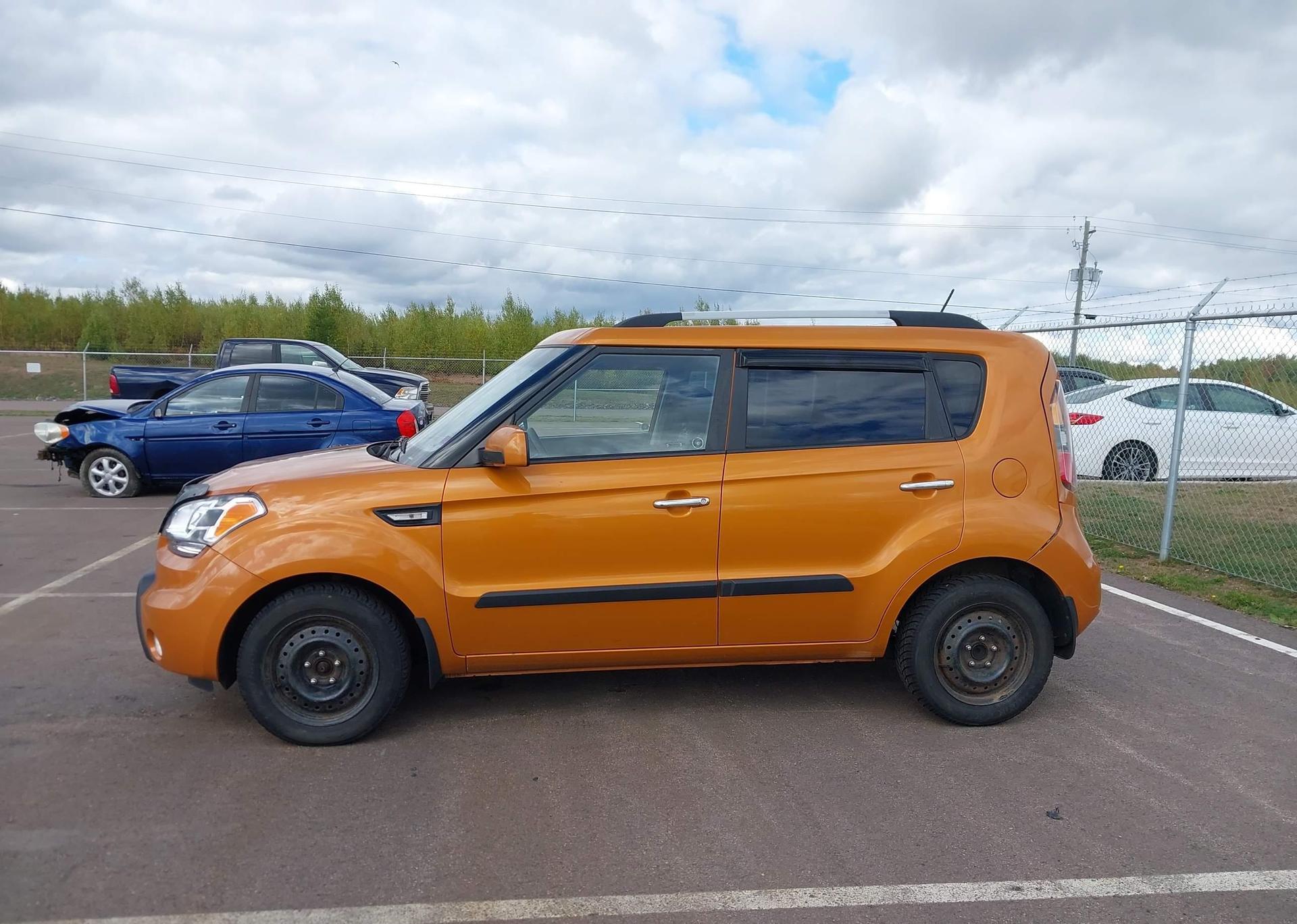 2011 KIA SOUL +