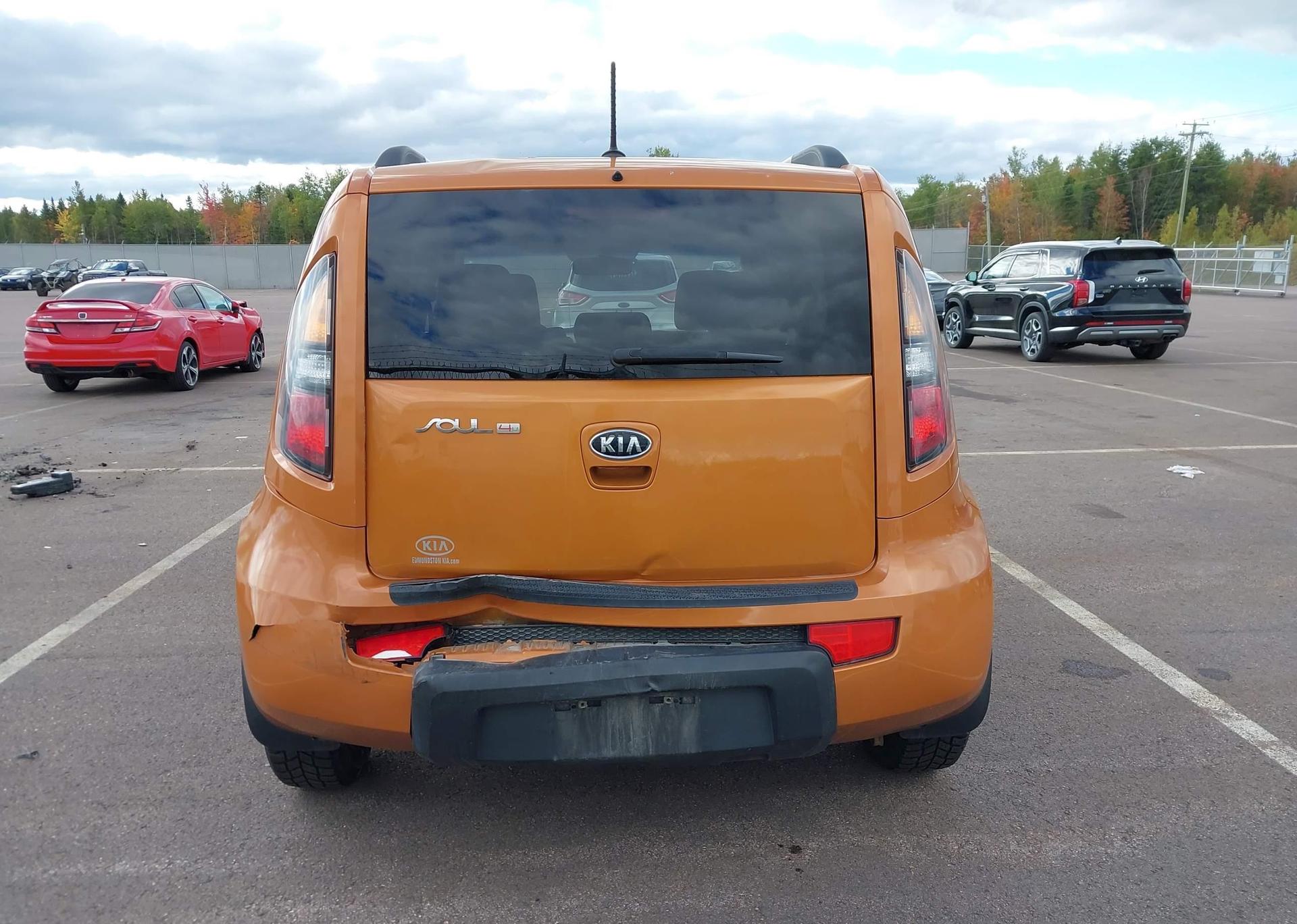 2011 KIA SOUL +
