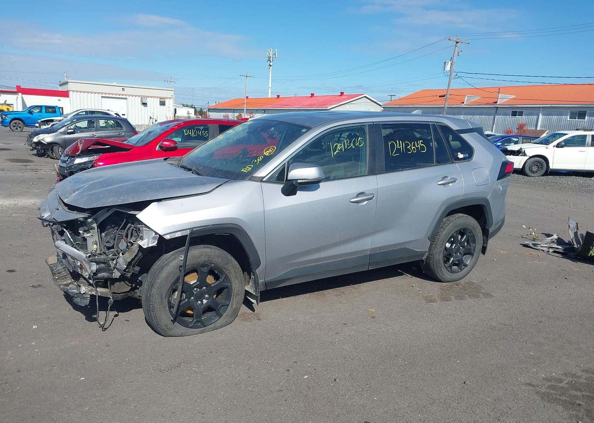 2022 TOYOTA RAV4 LE