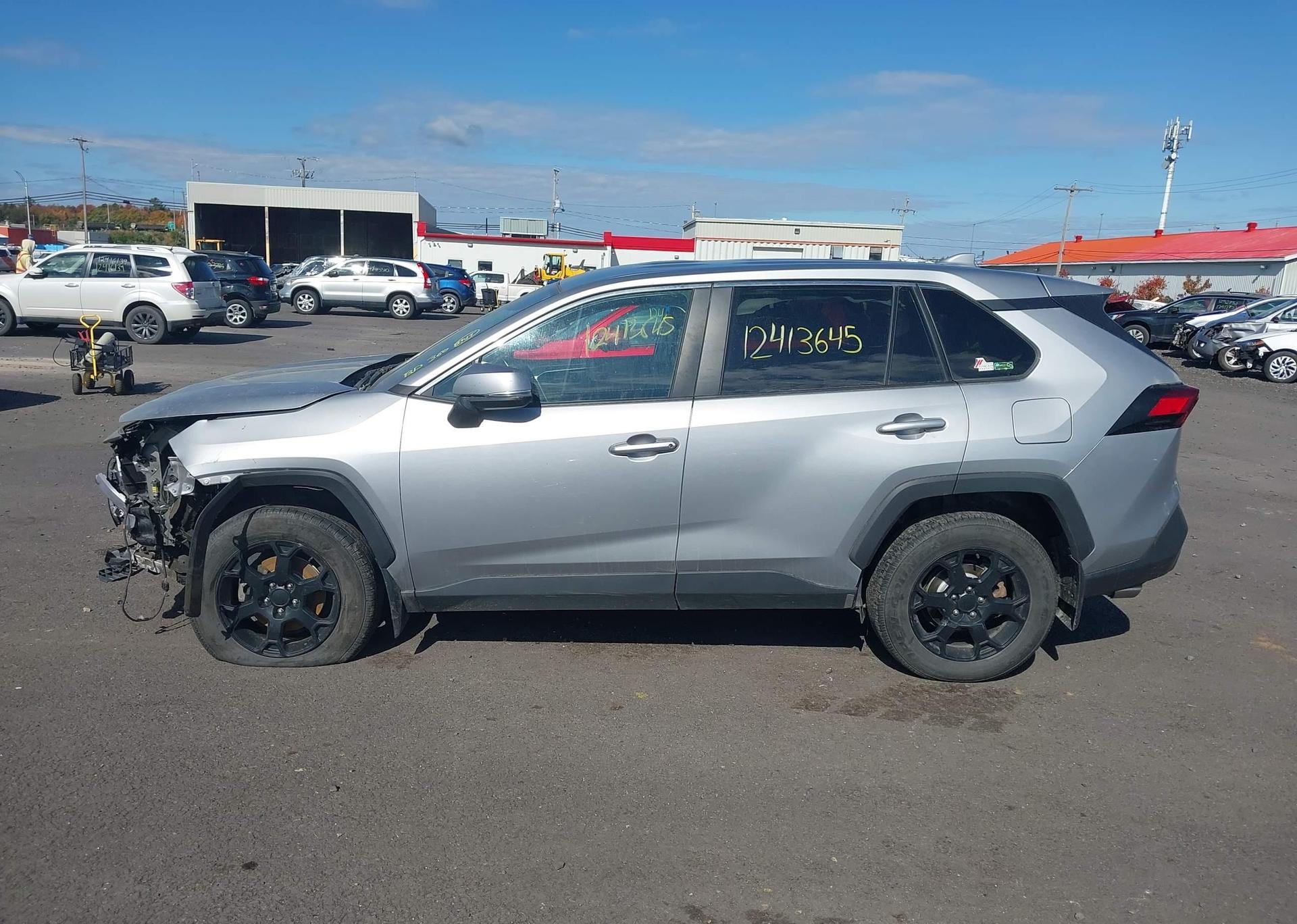 2022 TOYOTA RAV4 LE