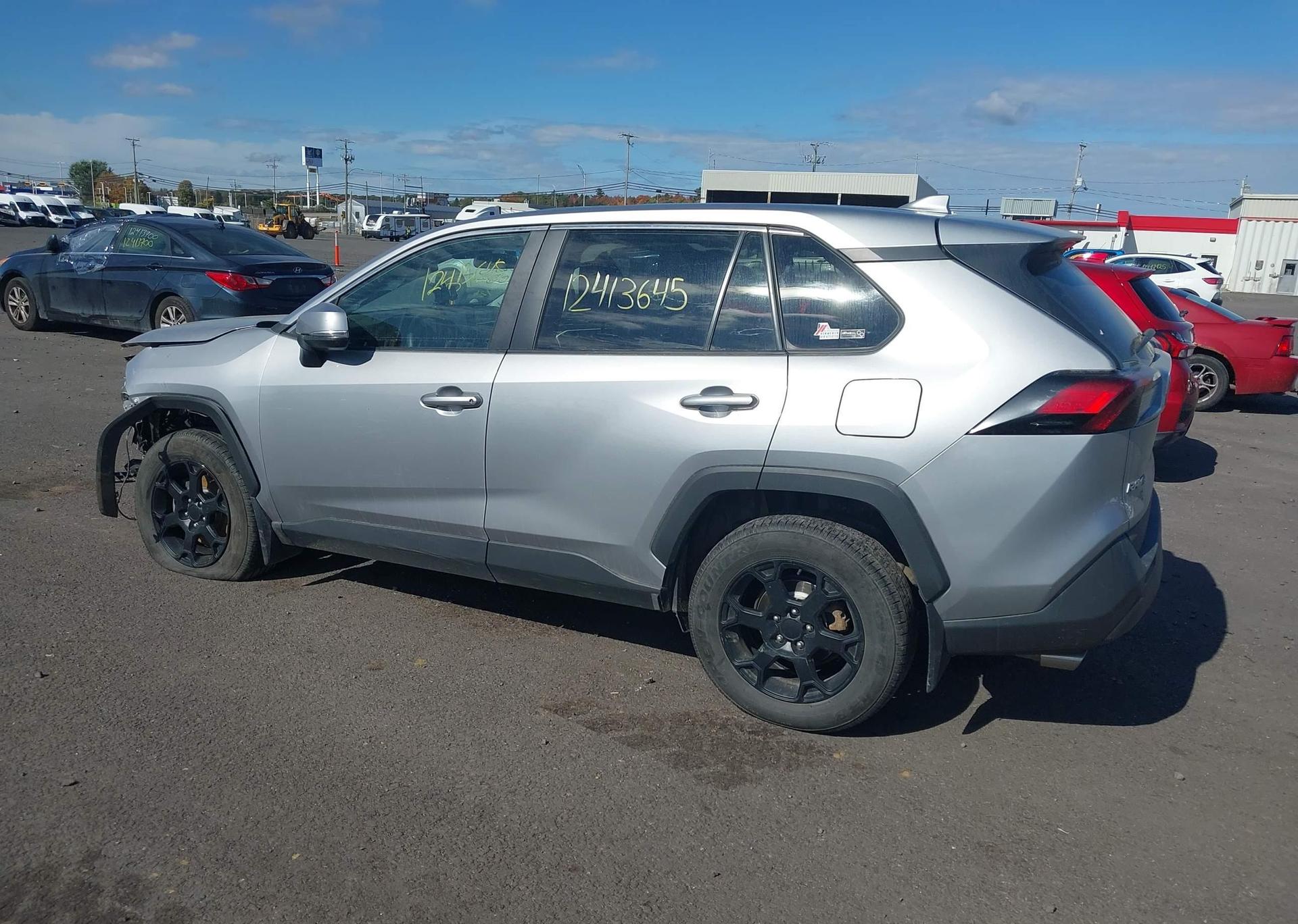 2022 TOYOTA RAV4 LE
