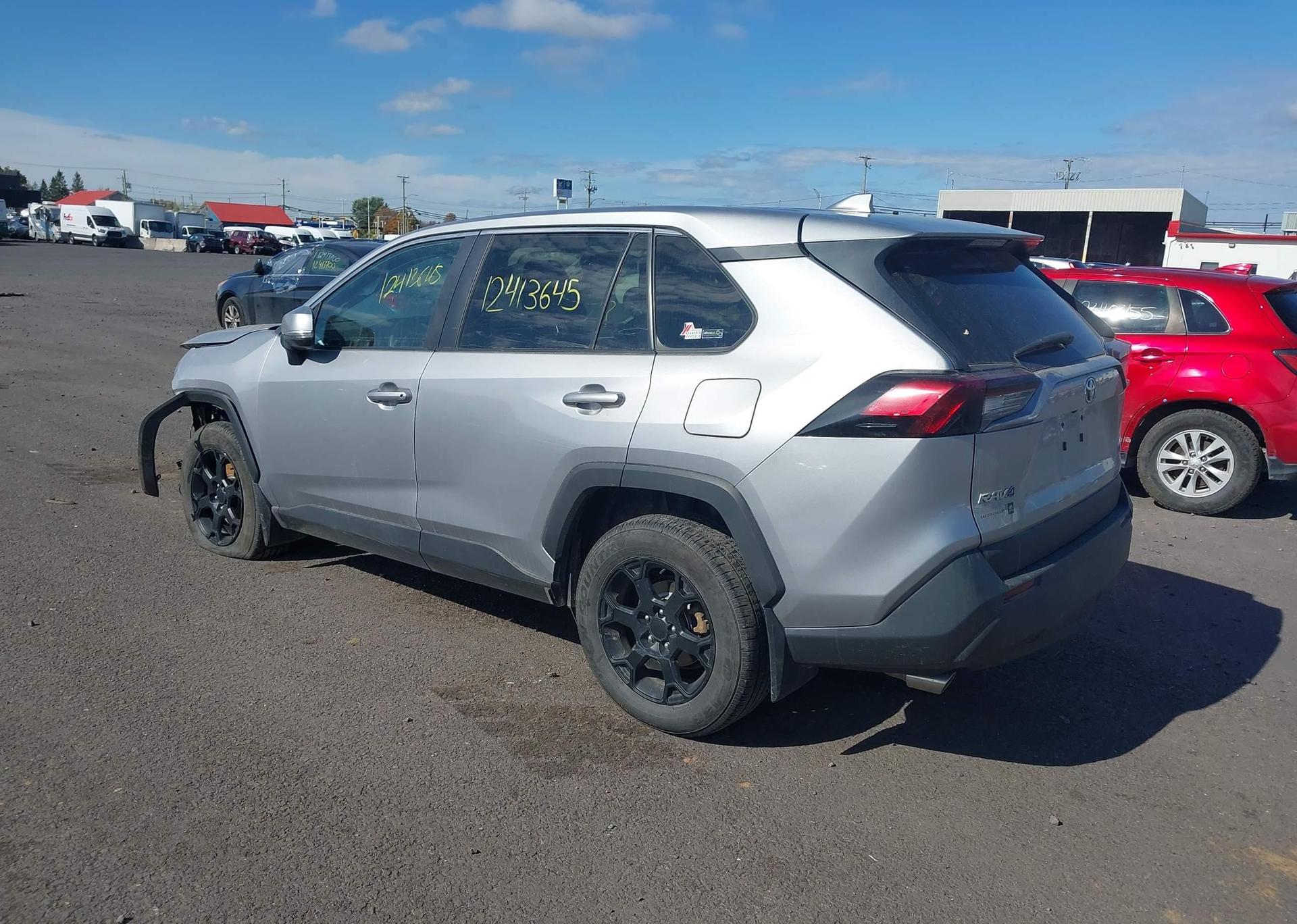 2022 TOYOTA RAV4 LE